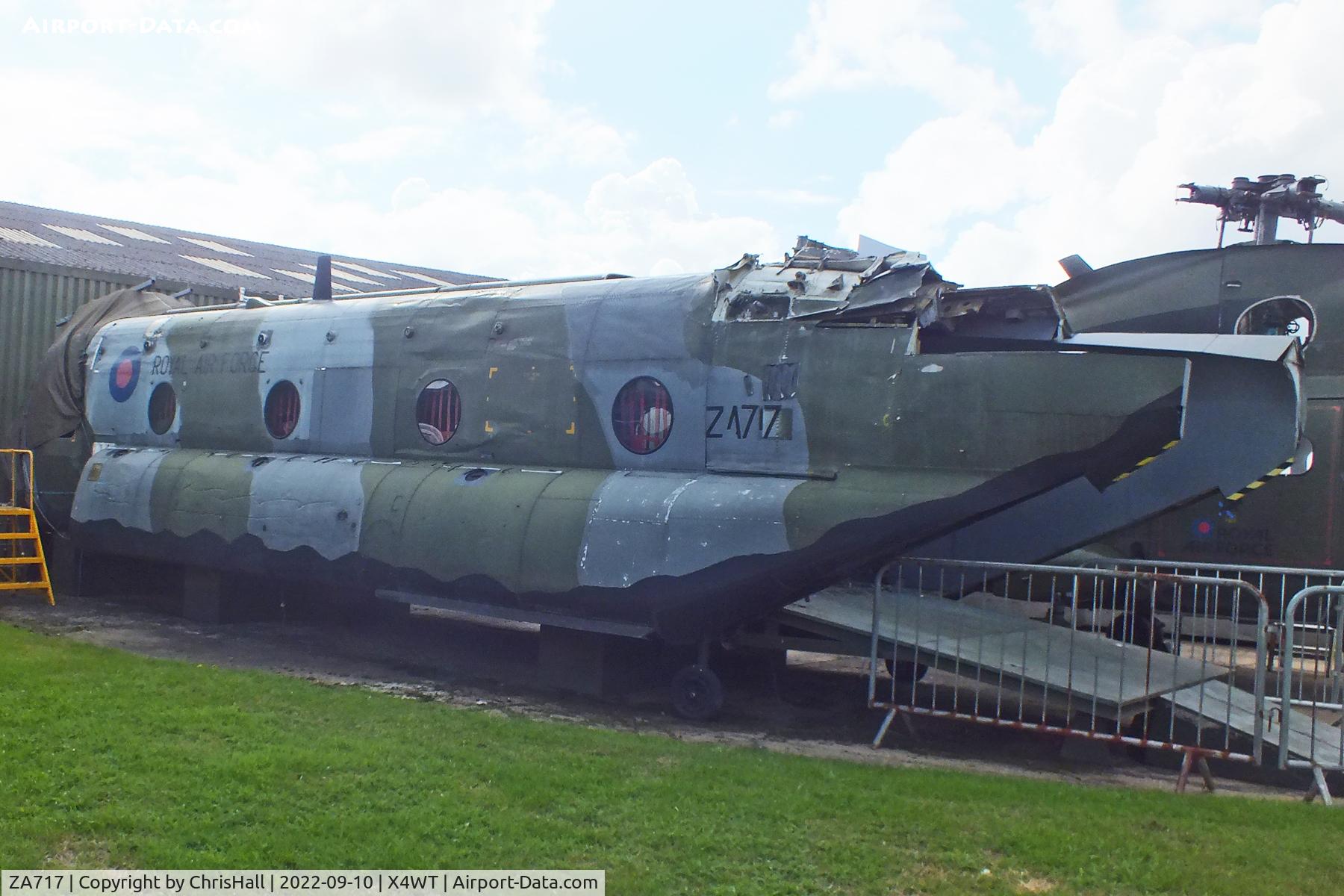ZA717, 1982 Boeing Vertol Chinook HC.1 C/N M/A029/B-848, Newark Air Museum