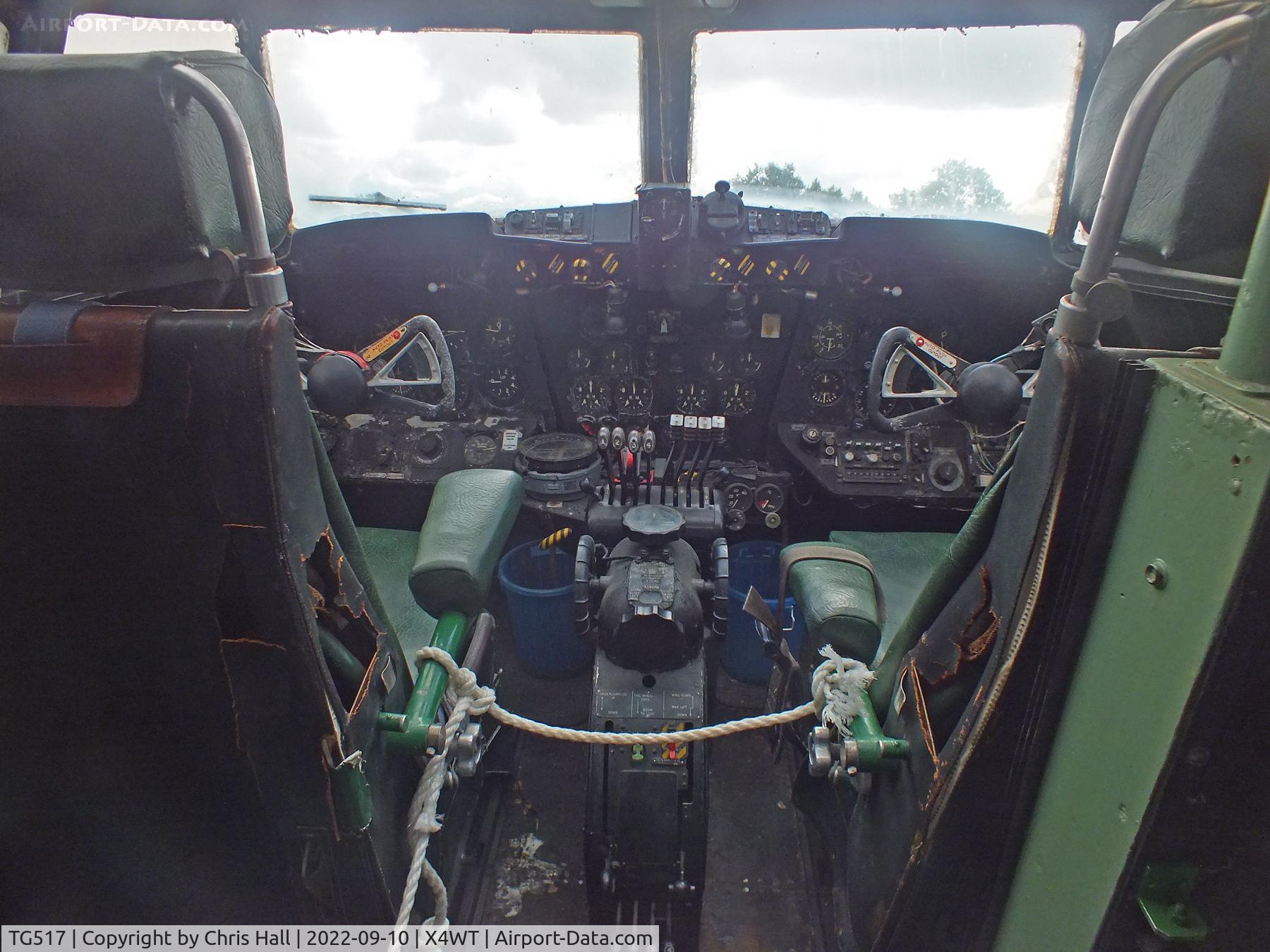TG517, 1948 Handley Page Hastings T.5 C/N HP67/21, Newark Air Museum