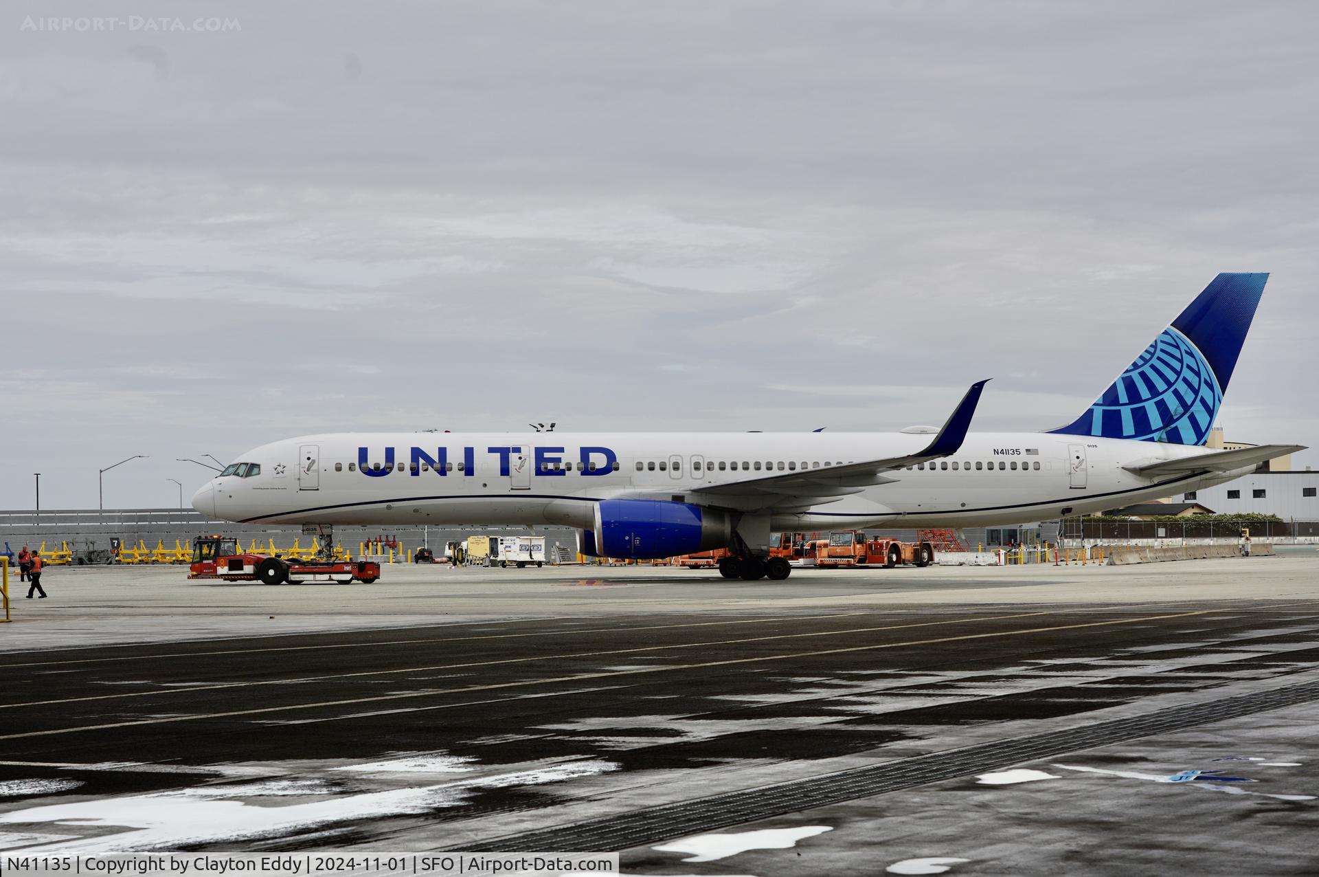 N41135, 1999 Boeing 757-224 C/N 29284, SFO 2024.