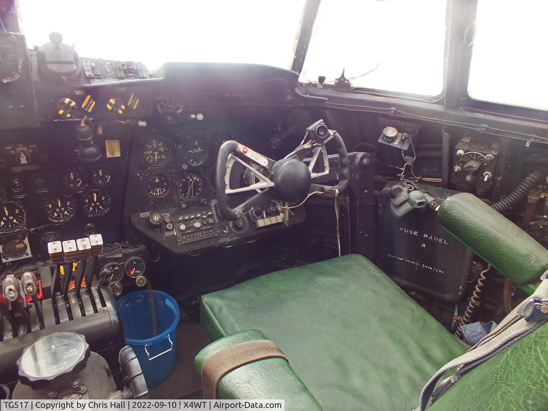 TG517, 1948 Handley Page Hastings T.5 C/N HP67/21, Newark Air Museum