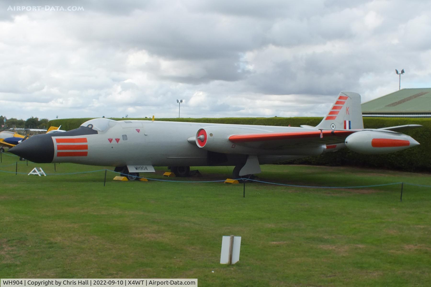 WH904, 1954 English Electric Canberra T.19 C/N SH1647, Newark Air Museum