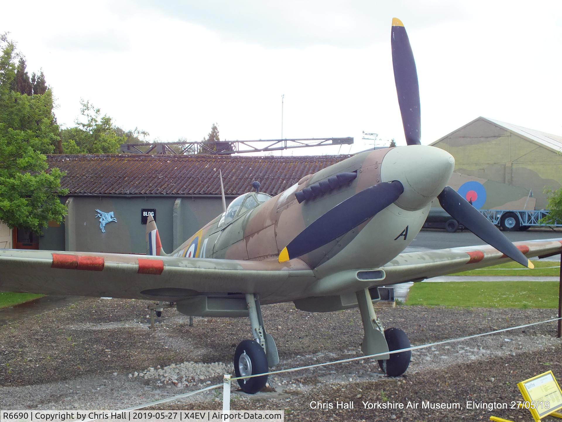 R6690, Supermarine Spitfire Replica C/N BAPC.254, Yorkshire Air Museum, Elvington