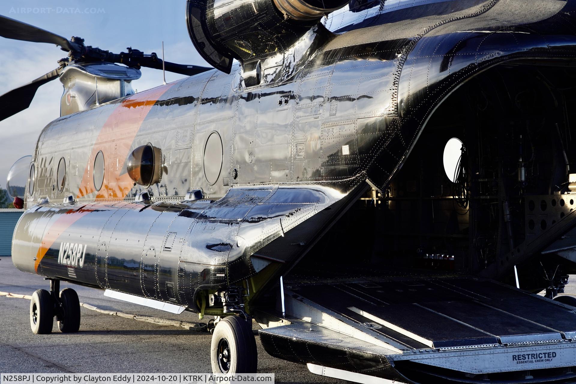 N258PJ, 1991 Boeing CH-47D C/N (M3407) 91-0258, Truckee Tahoe airport in California 2024.