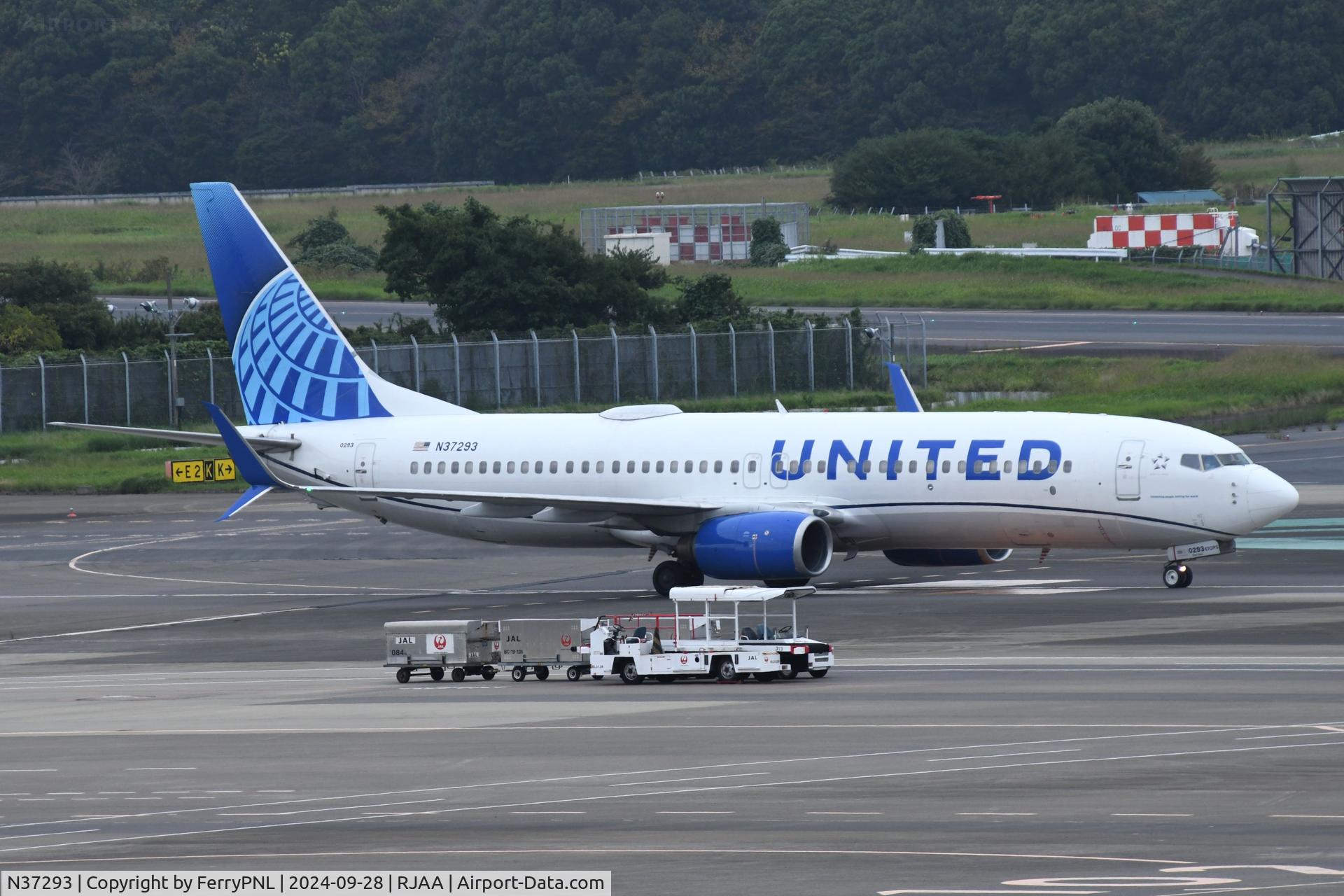 N37293, 2005 Boeing 737-824 C/N 33453, United B738