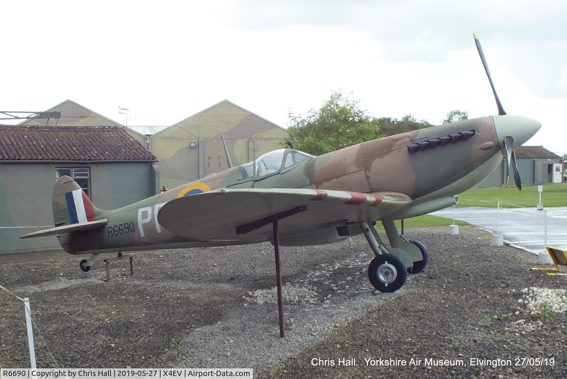 R6690, Supermarine Spitfire Replica C/N BAPC.254, Yorkshire Air Museum, Elvington