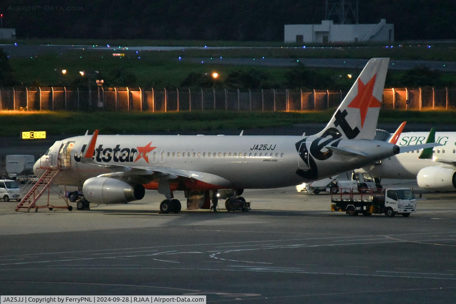 JA25JJ, 2019 Airbus A320-232 C/N 8842, Jetstar A320 parked