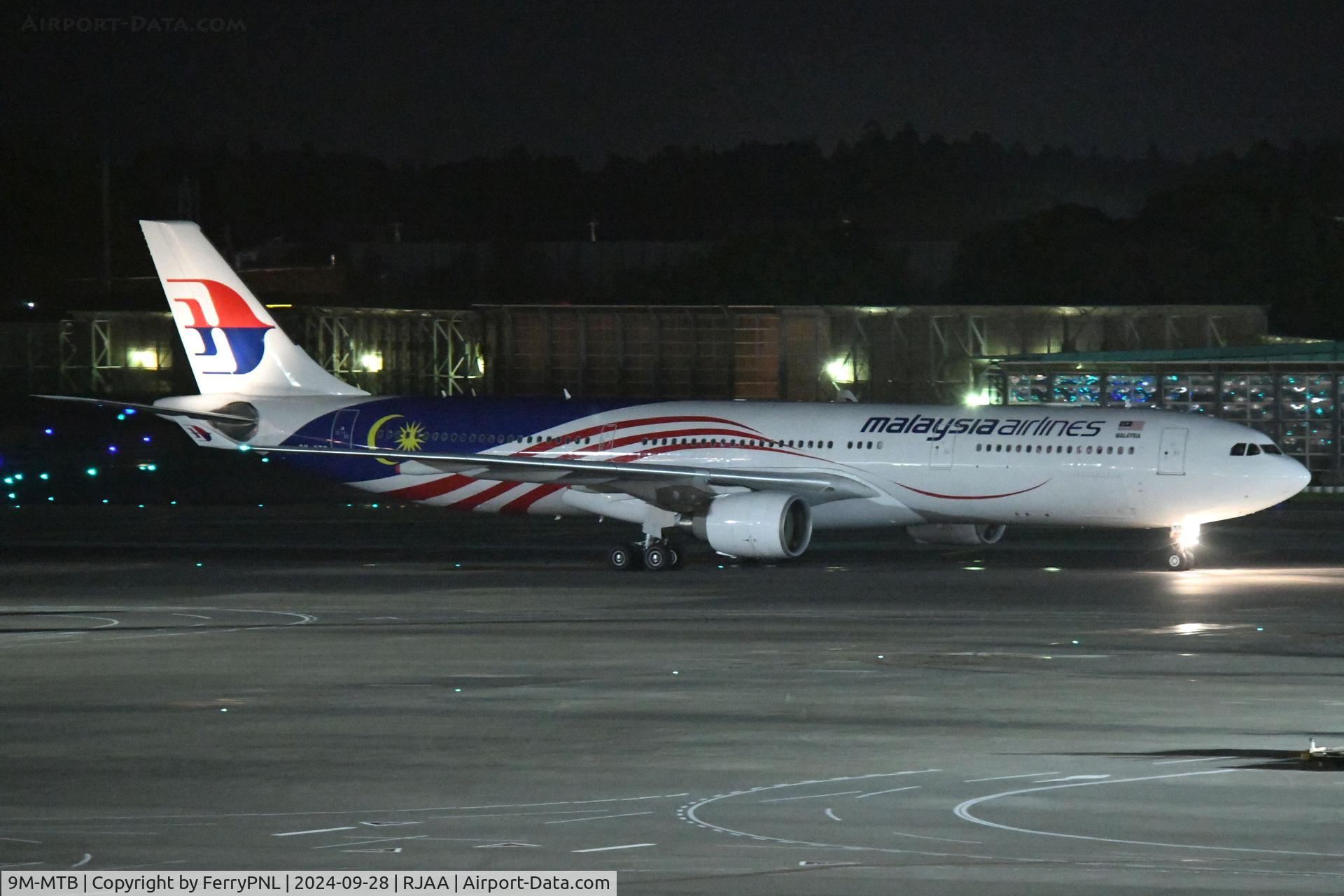 9M-MTB, 2006 Airbus A330-323X C/N 1219, Evening arrival of Malaysian A333