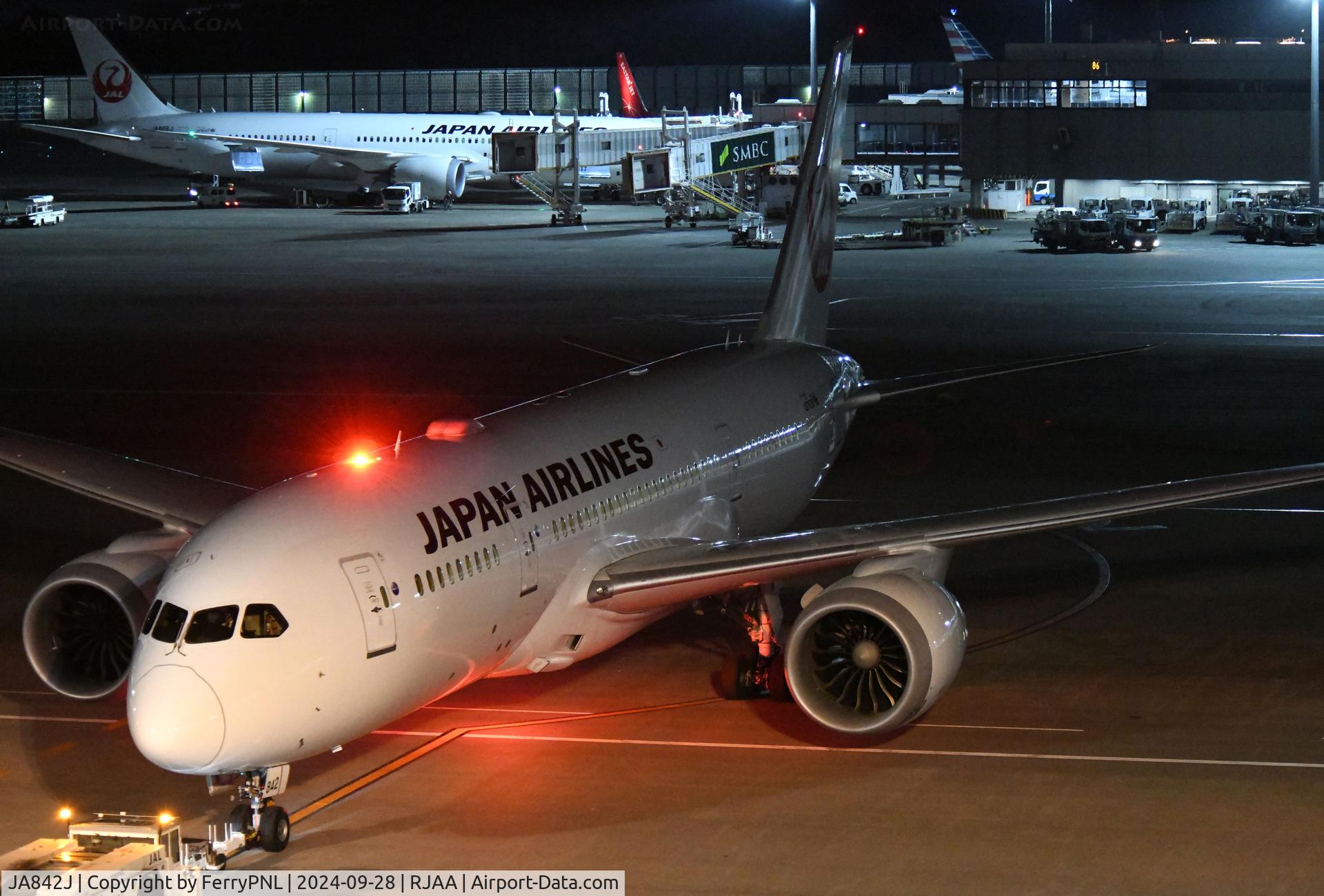 JA842J, 2015 Boeing 787-8 Dreamliner Dreamliner C/N 35854, JAL B788 pushed-back for departure