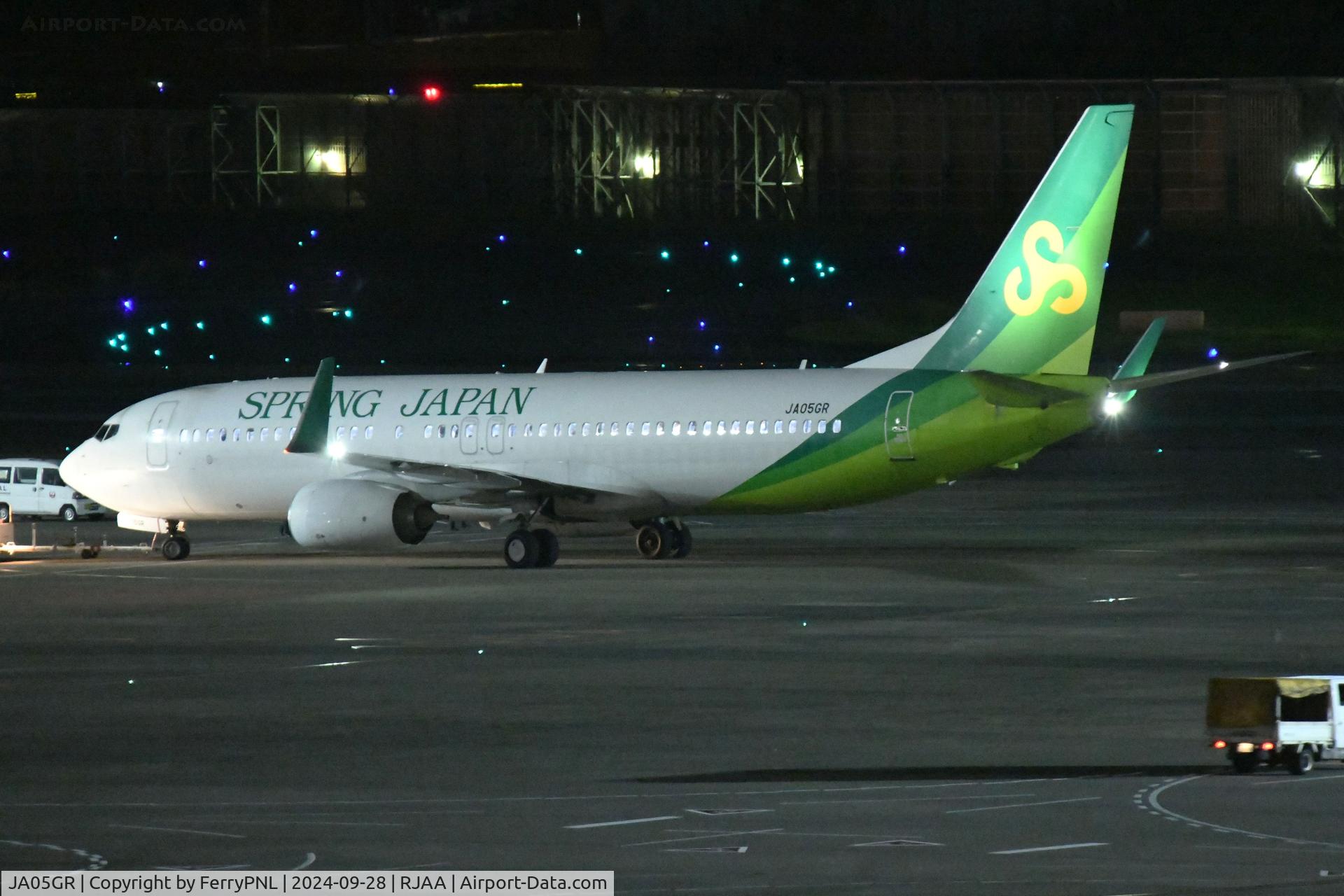 JA05GR, 2017 Boeing 737-800 C/N 61783, Spring Japan B738 parked