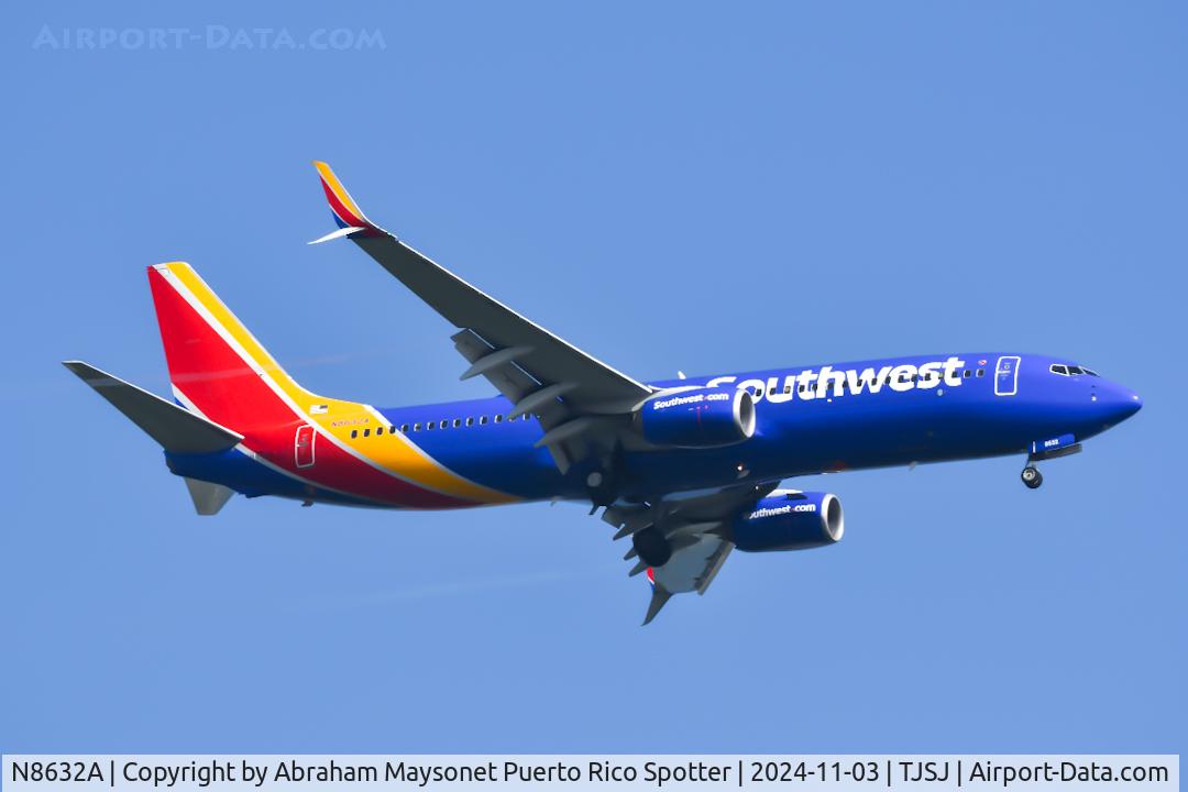 N8632A, 2014 Boeing 737-8H4 C/N 60082, New Scheme Paint Job