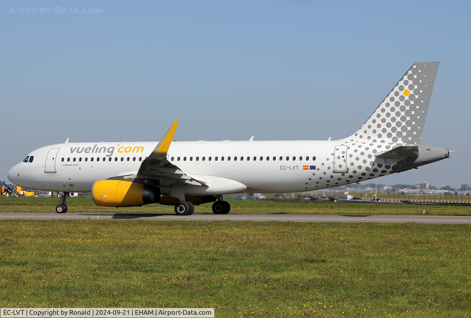 EC-LVT, 2013 Airbus A320-232 C/N 5612, at eham