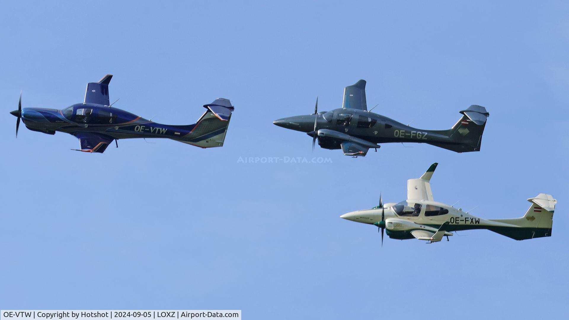OE-VTW, 2020 Diamond DA-50RG C/N 50.004, Diamond formation with Da-62 OE-FGZ and Da-42 OE-FXW