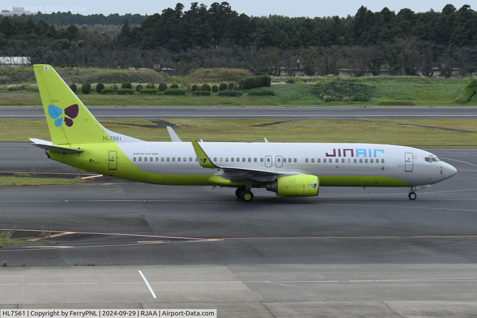 HL7561, 2000 Boeing 737-8B5 C/N 29982, Former Korean Air B738 now with Jin Air