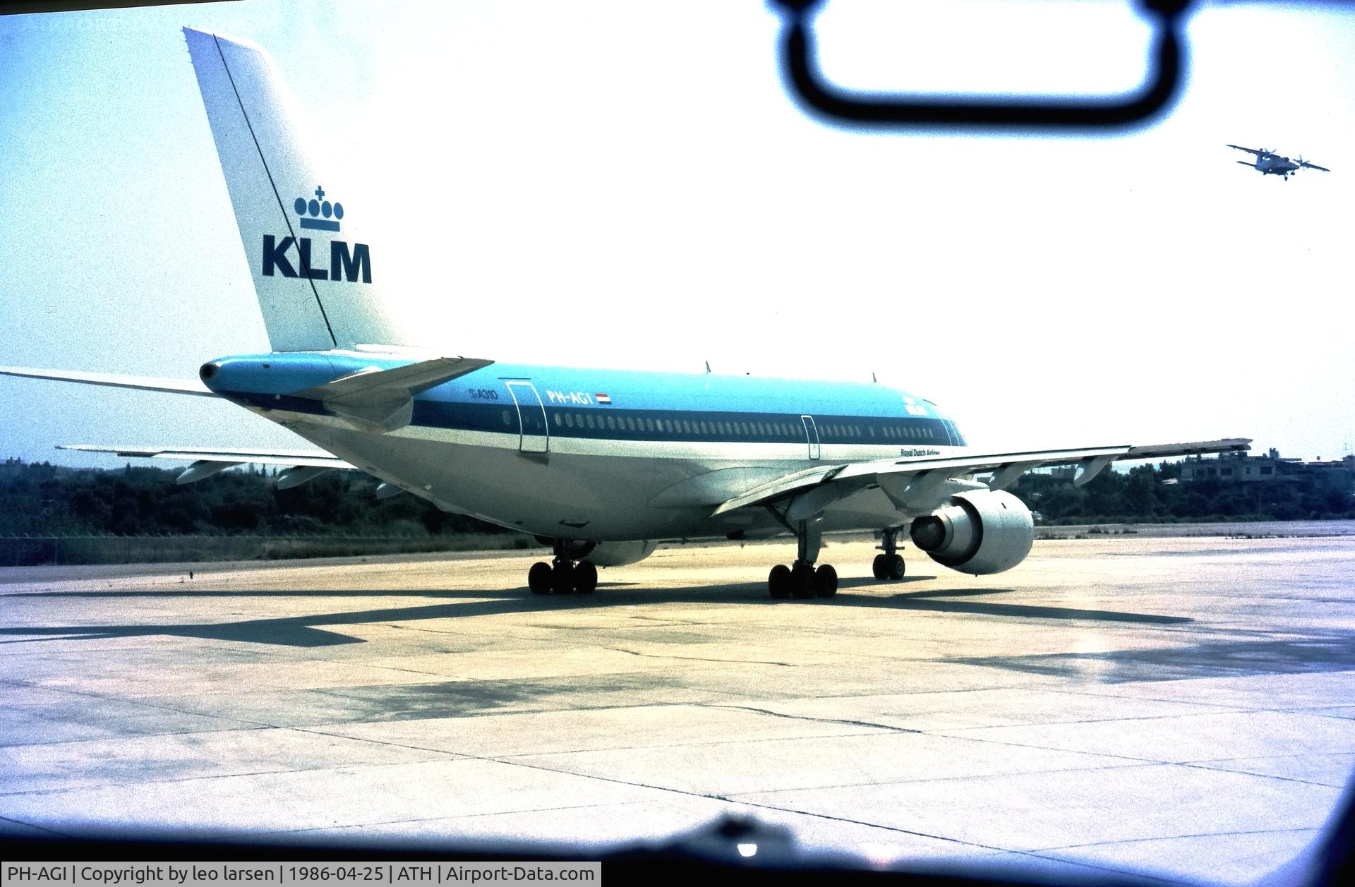 PH-AGI, 1985 Airbus A310-203 C/N 364, Athens 25.4.1986.Picture taken from cockpit in a  Sterling B-727