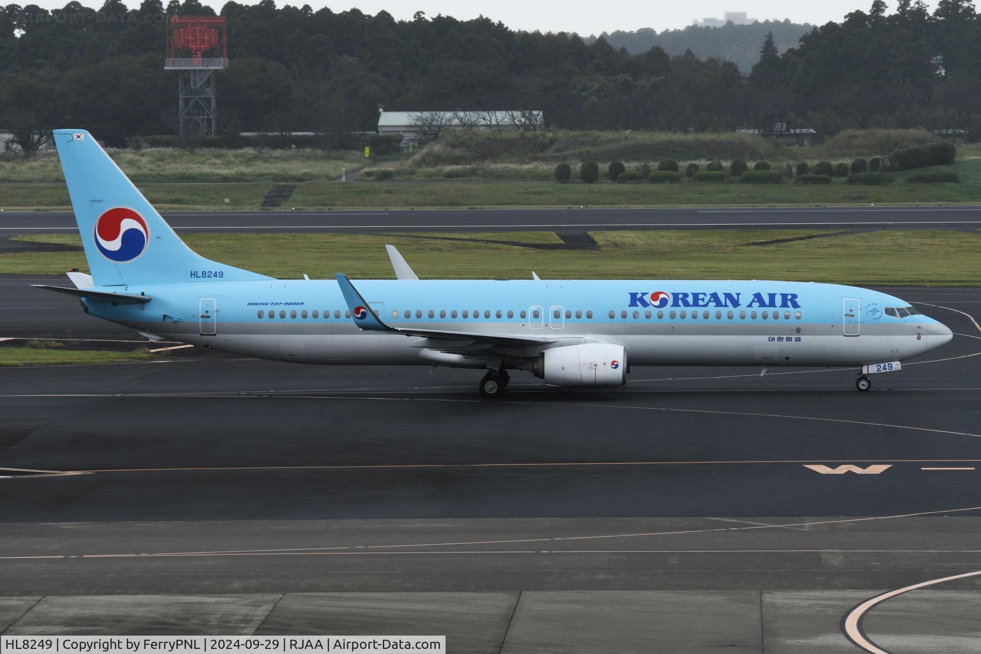 HL8249, 2012 Boeing 737-9B5ER C/N 37636, Korean B739 arrived from ICN