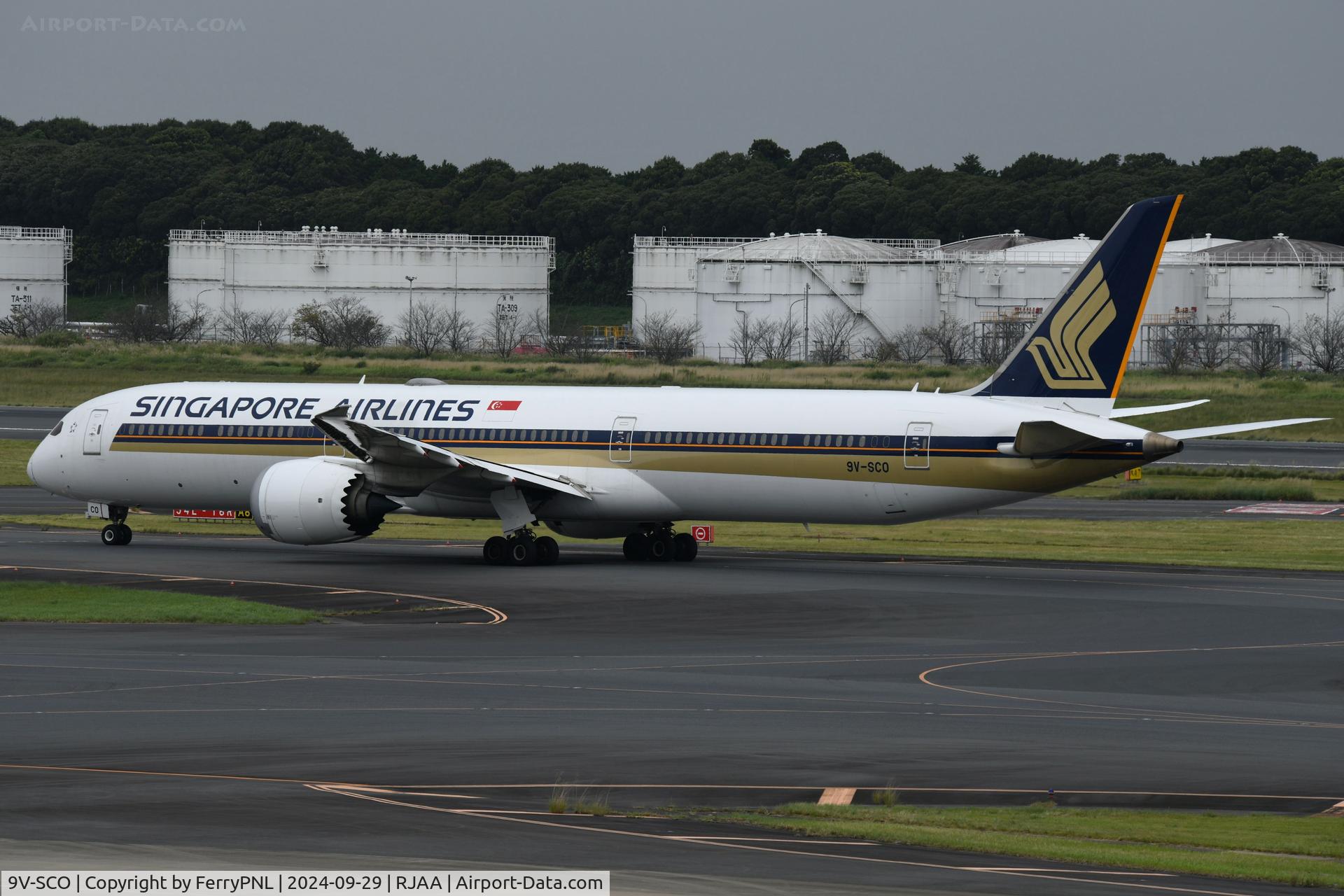 9V-SCO, 2019 Boeing 787-10 Dreamliner Dreamliner C/N 60264, Singapore B781 finding its way to the runway