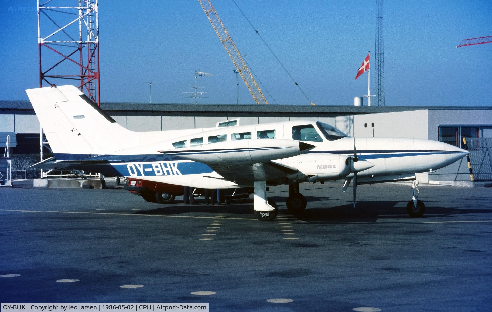 OY-BHK, 1974 Cessna 402B Utiliner C/N 402B-0824, Copenhagen 2.5.1986