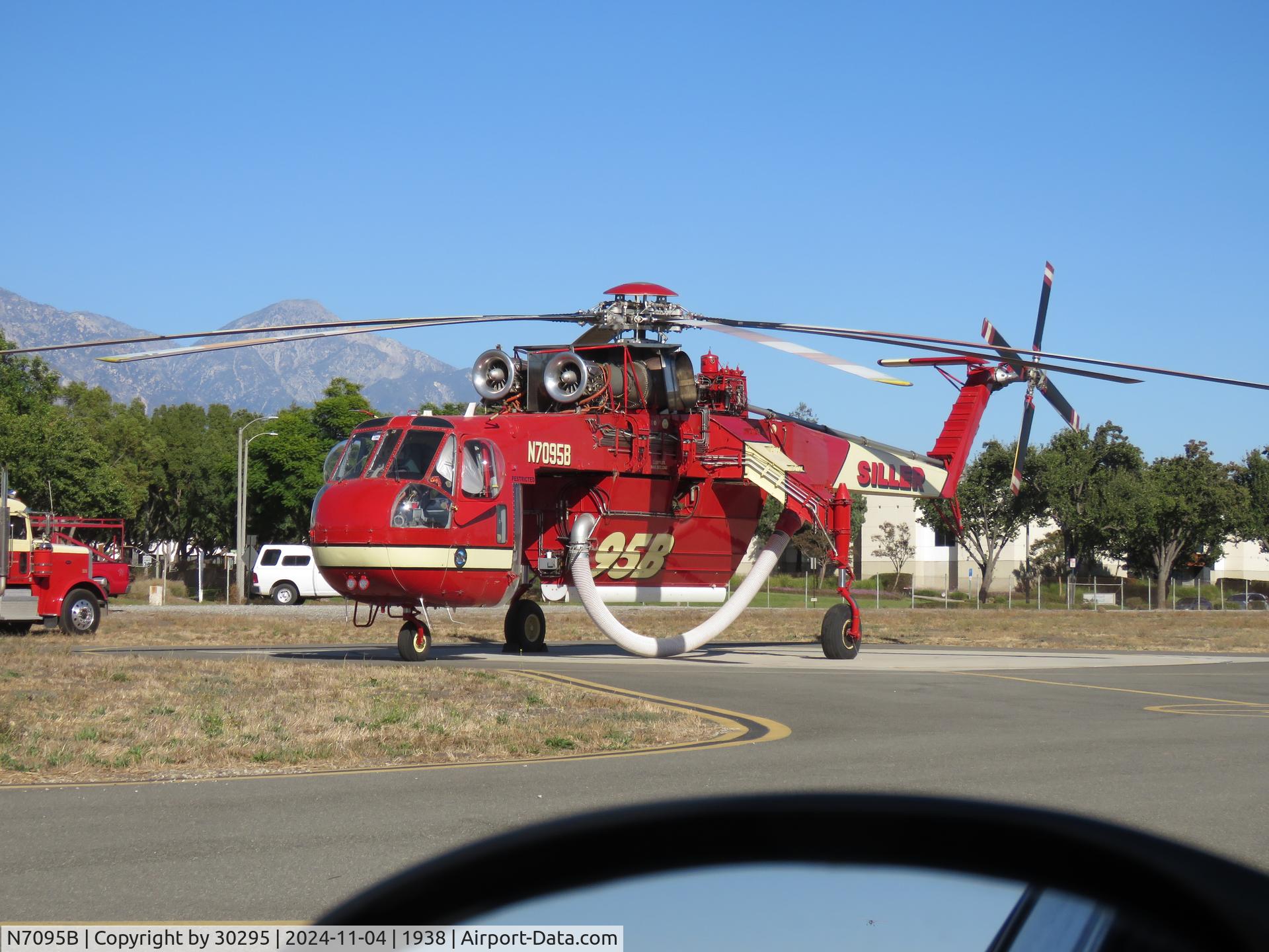 N7095B, 1967 Sikorsky CH-54A Tarhe C/N 64.032, Waiting to be called back