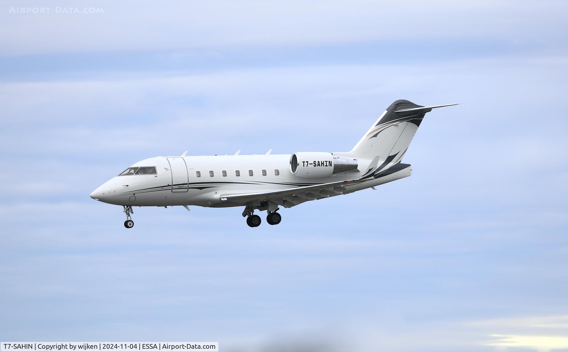 T7-SAHIN, 2004 Bombardier Challenger 604 (CL-600-2B16) C/N 5590, Rwy 26