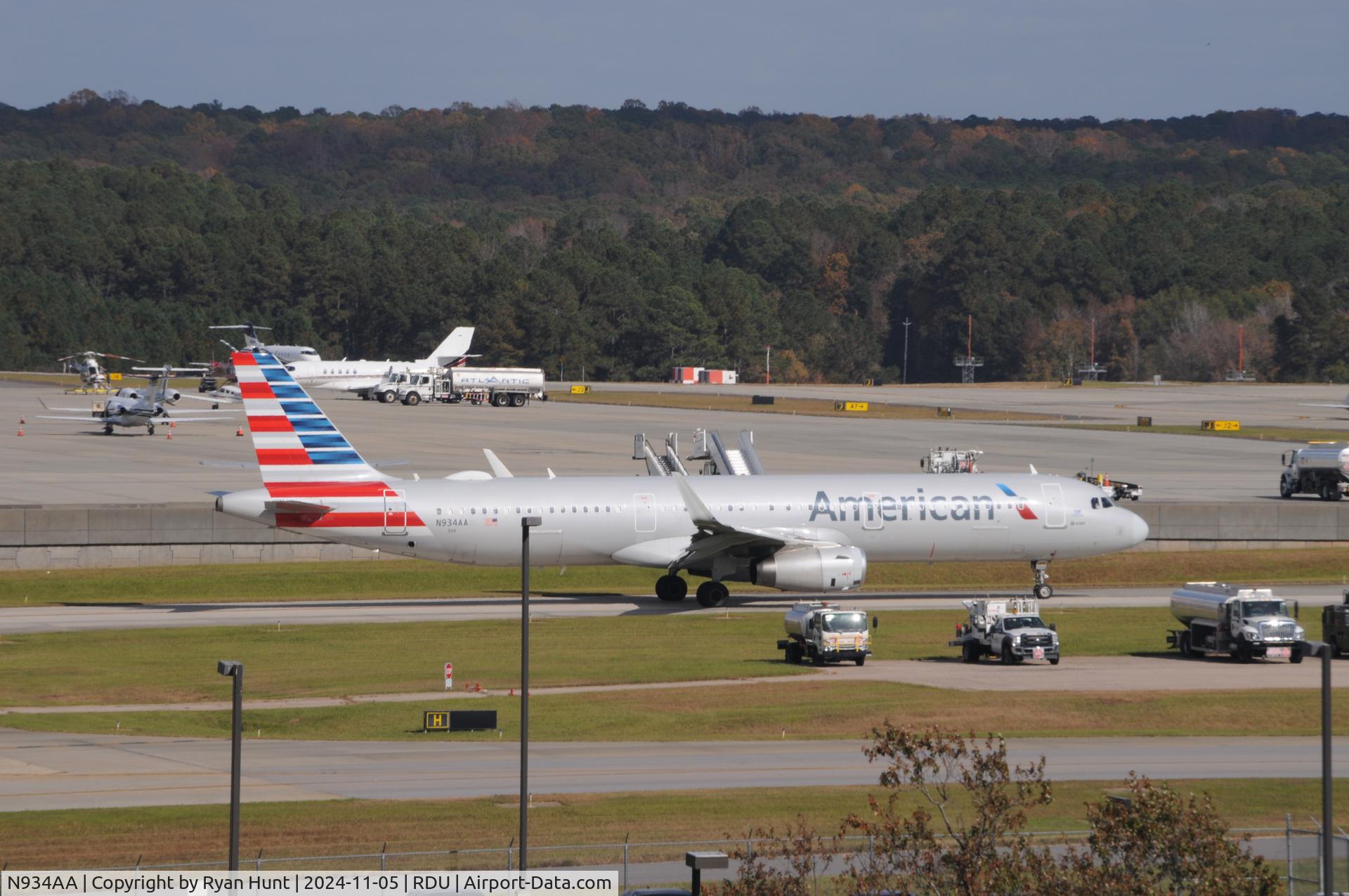 N934AA, 2017 Airbus A321-231 C/N 7500, 7500th A320 series.
