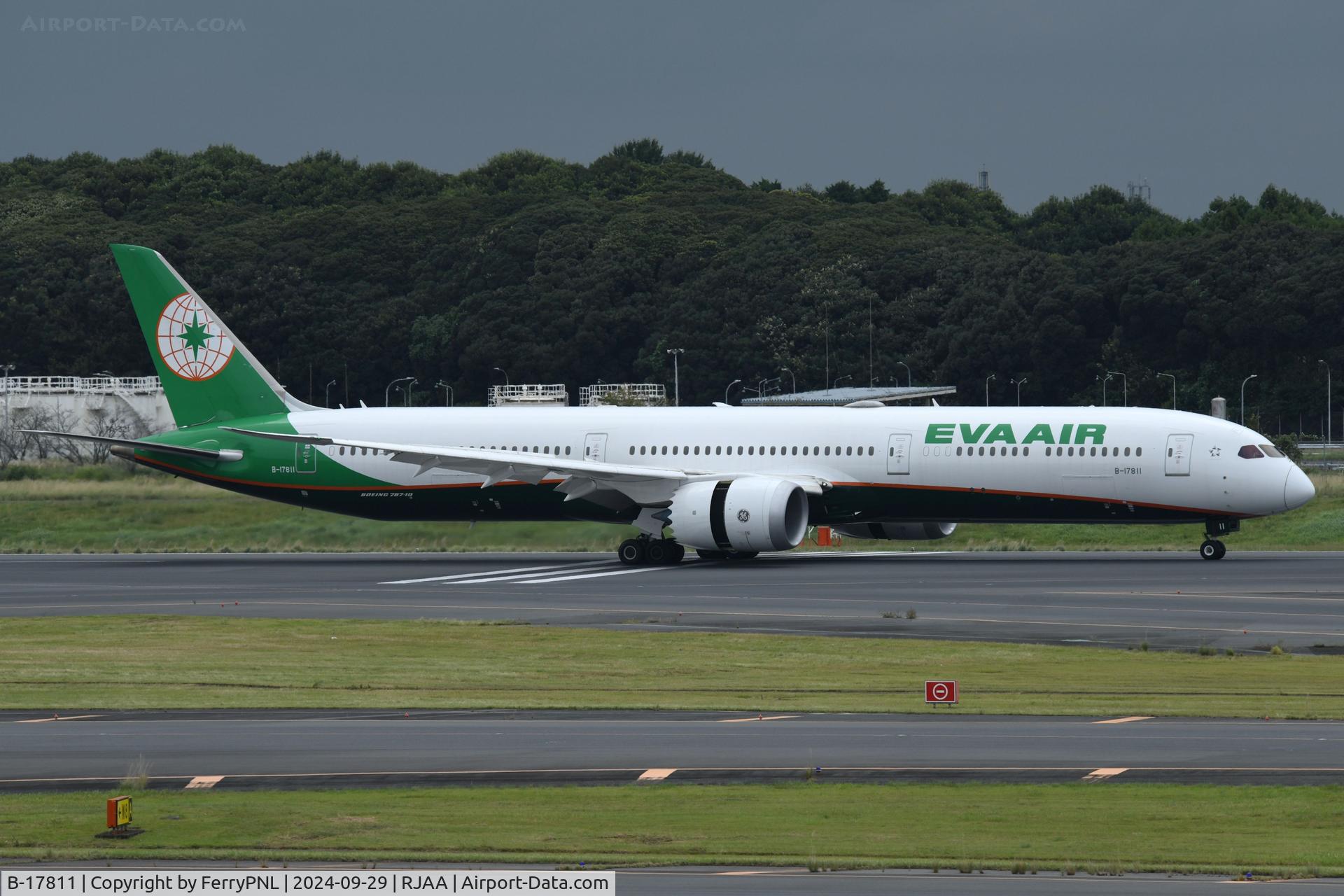 B-17811, 2023 Boeing 787-10 Dreamliner Dreamliner C/N 63518, EVA B781 applying reverse on landing