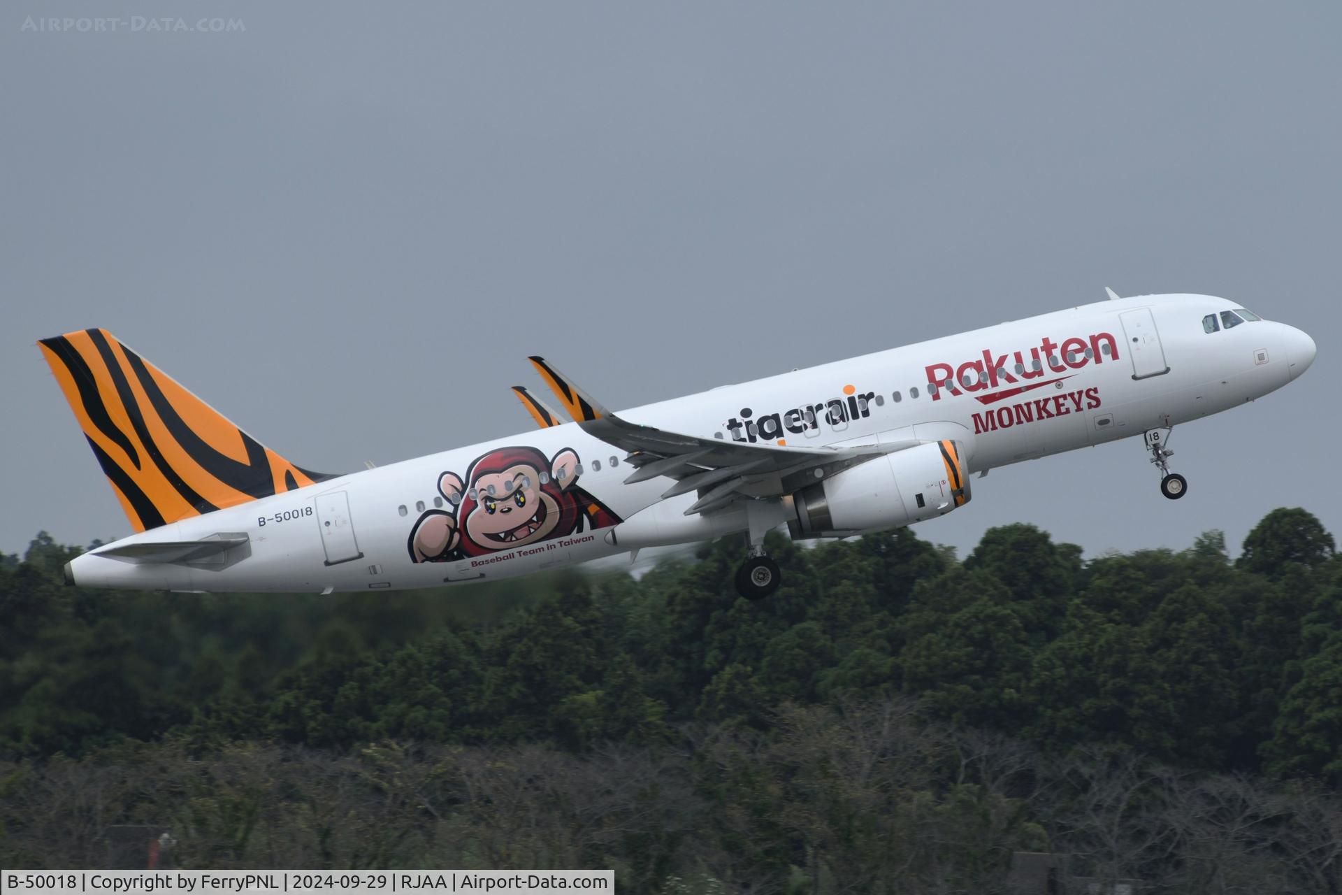 B-50018, 2017 Airbus A320-232 C/N 7982, Take-off of the Tigerair monkey.