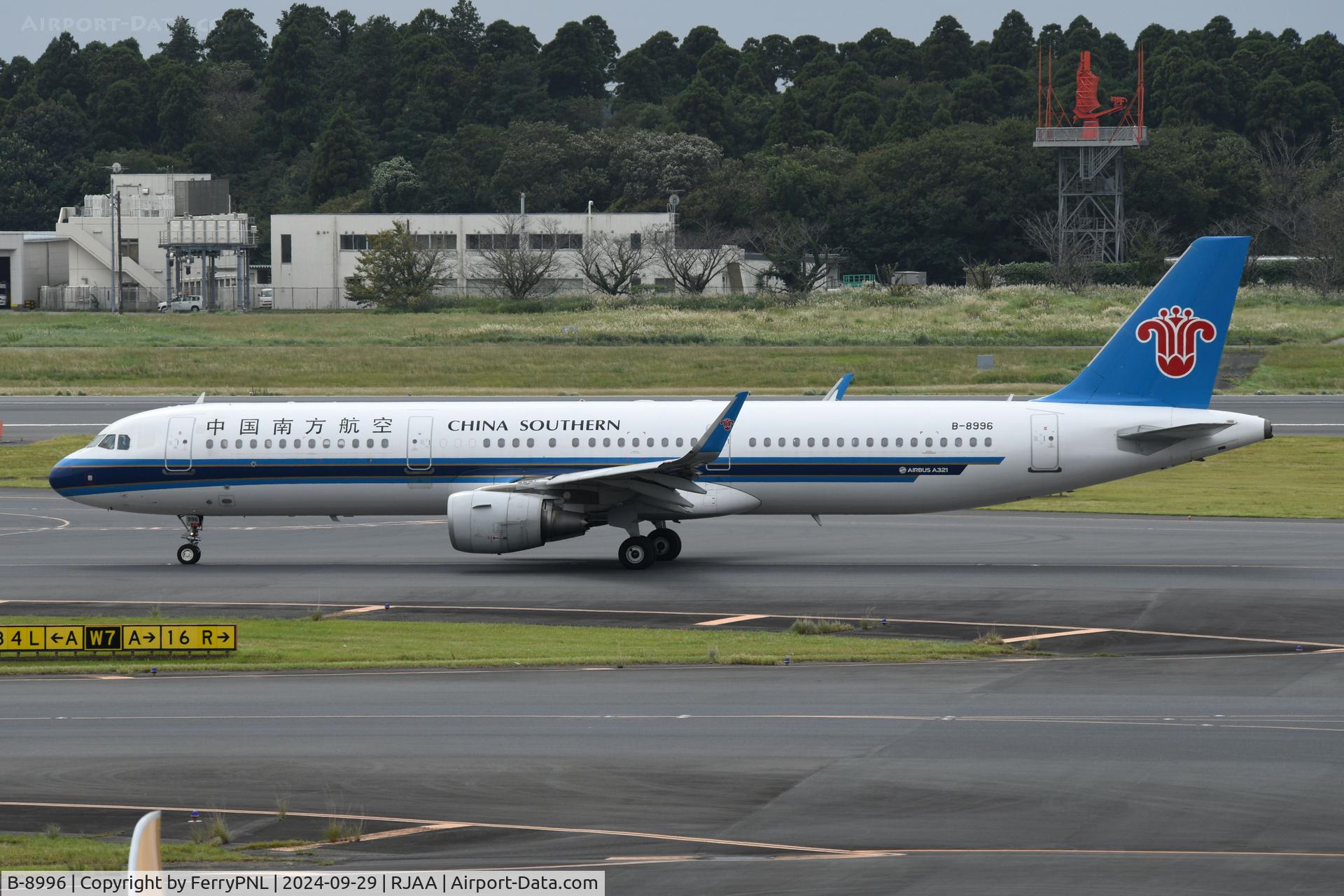 B-8996, 2017 Airbus A321-211 C/N 7865, CZ A321 for departure