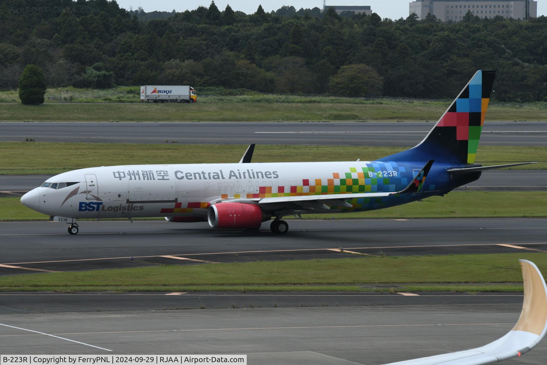 B-223R, 2006 Boeing 737-86N(BCF)(WL) C/N 32683, Central Airlines B738F departing