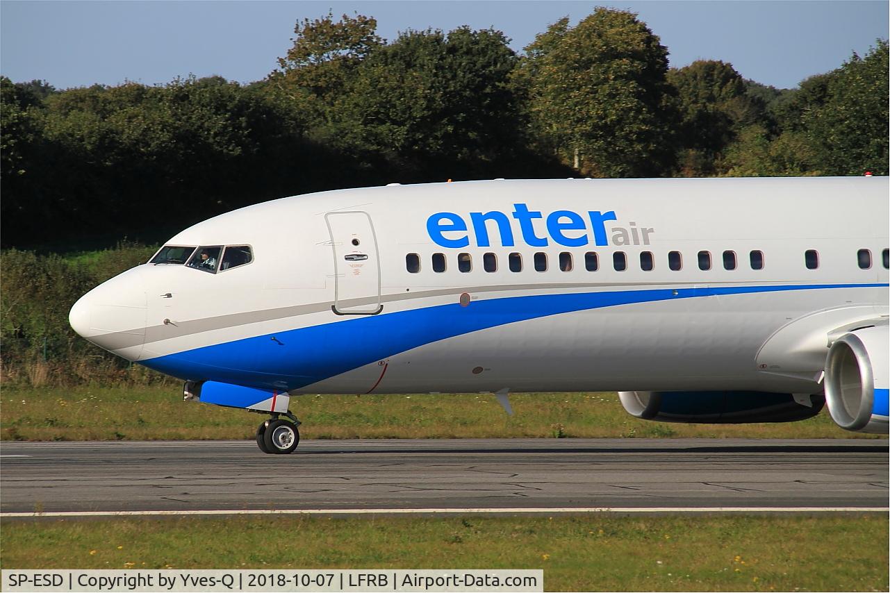 SP-ESD, 2002 Boeing 737-8AS C/N 29934, Boeing 737-8AS , Taxiing rwy 07R, Brest-Guipavas Airport (LFRB-BES)