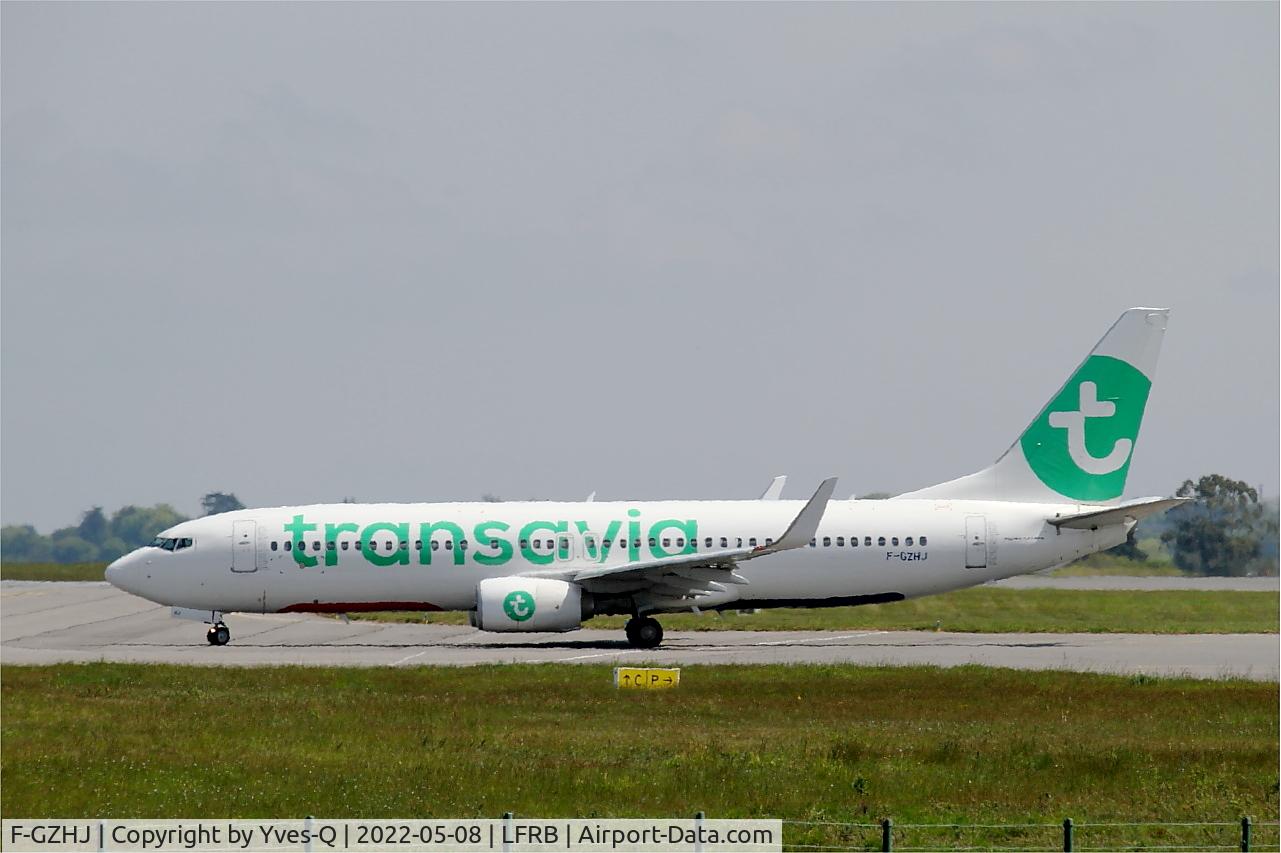 F-GZHJ, 2013 Boeing 737-86J C/N 37778, Boeing 737-86J, Taxiing, Brest-Bretagne Airport (LFRB-BES)