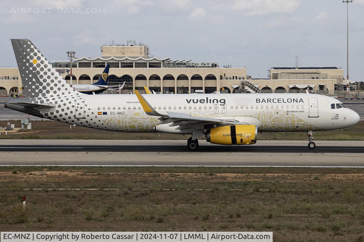 EC-MNZ, 2016 Airbus A320-232 C/N 7351, Runway 13