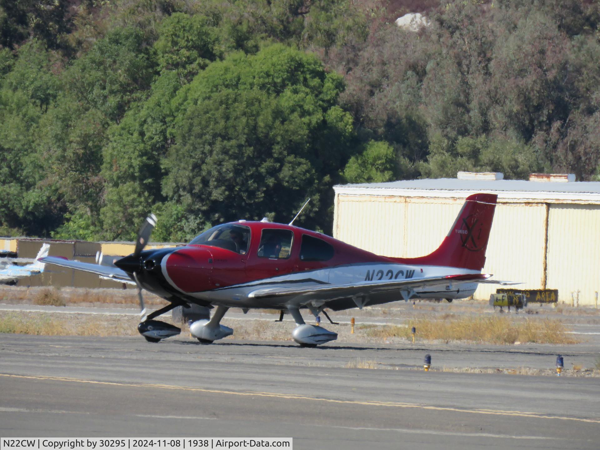 N22CW, 2013 Cirrus SR22-G5 Turbo C/N 0601, Stopped