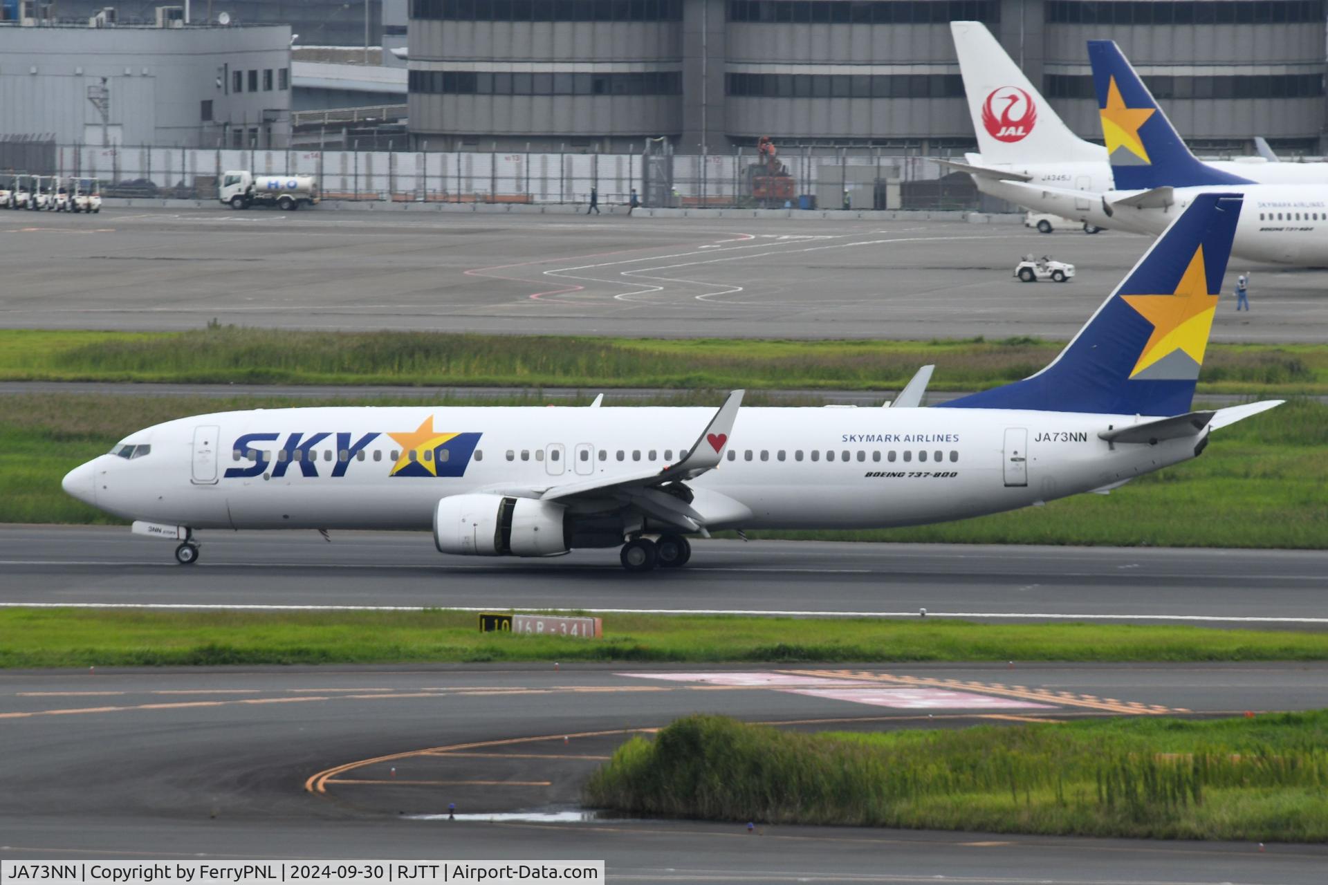 JA73NN, 2012 Boeing 737-81D C/N 39422, Skymark B738 arriving