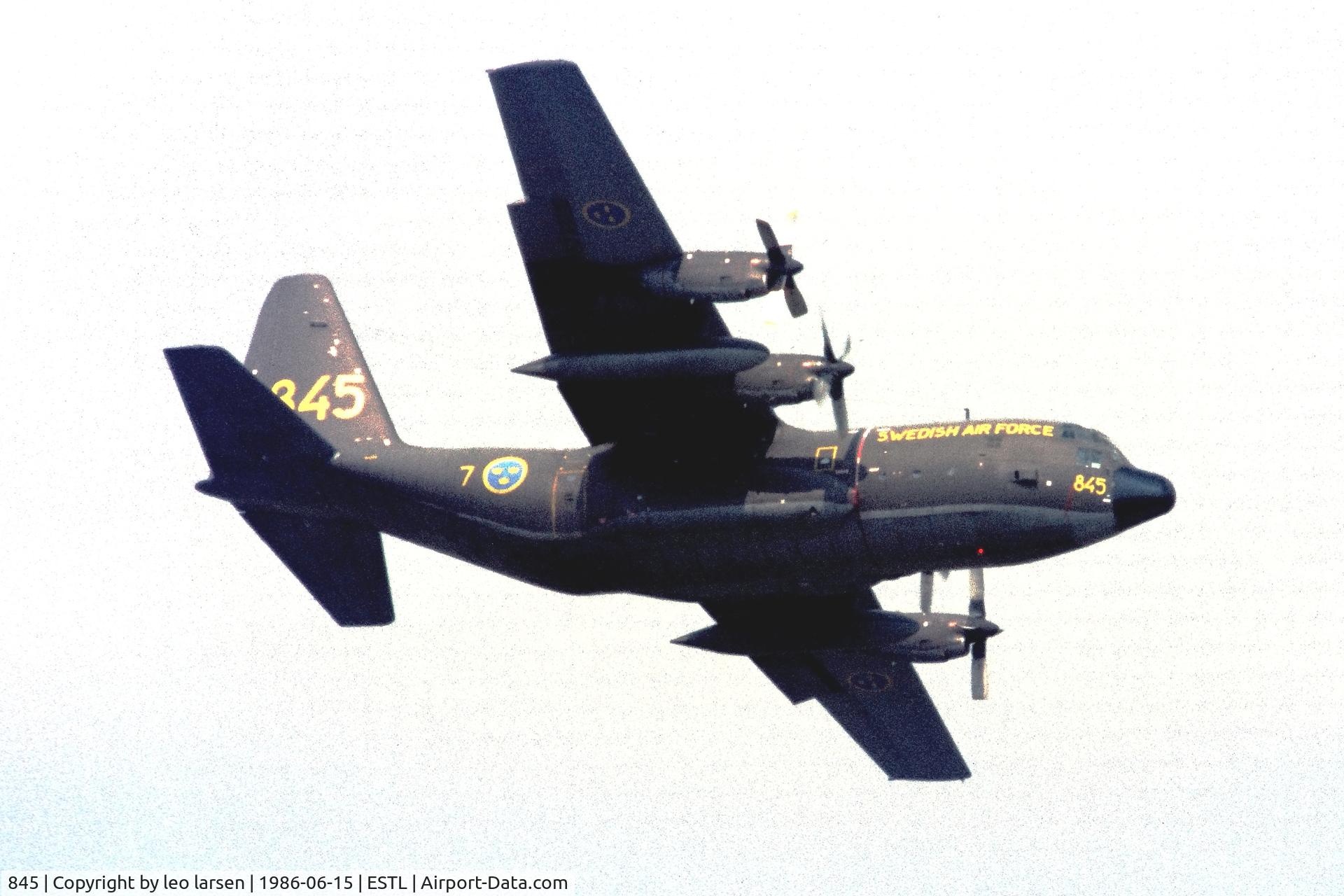 845, 1981 Lockheed Martin C-130H C/N 4884, Ljungbyhed Air Show 15.6.1986.on 2 engines