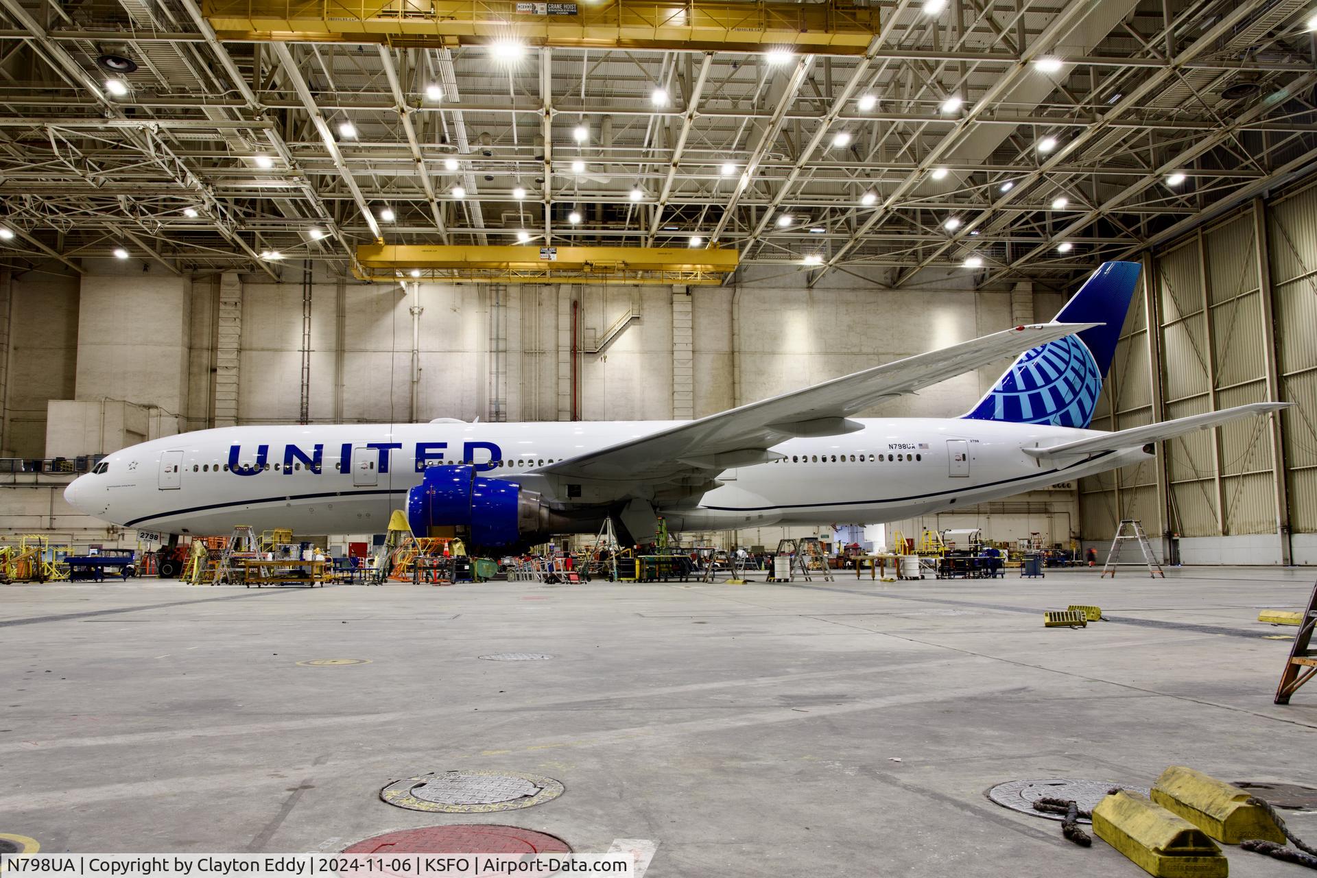 N798UA, 1998 Boeing 777-222ER C/N 26928, SFO 2024.