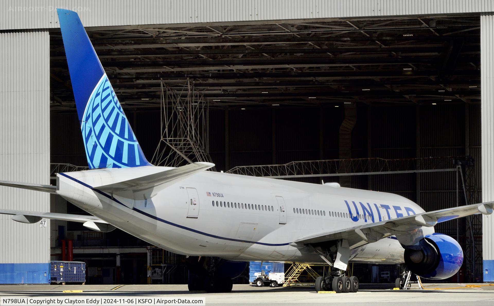 N798UA, 1998 Boeing 777-222ER C/N 26928, SFO 2024.