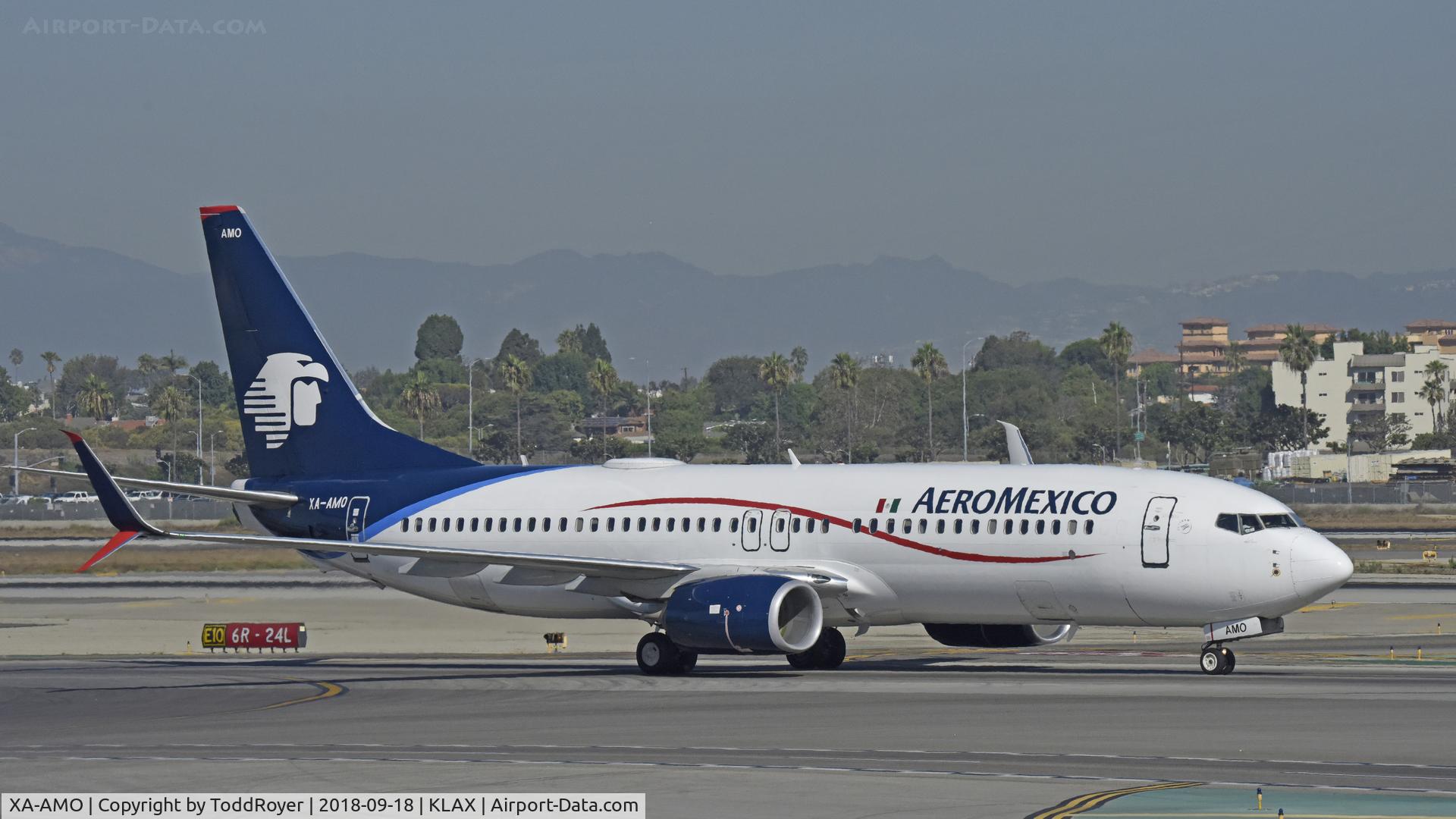 XA-AMO, 2015 Boeing 737-852 C/N 43665, Taxiing for departure at LAX
