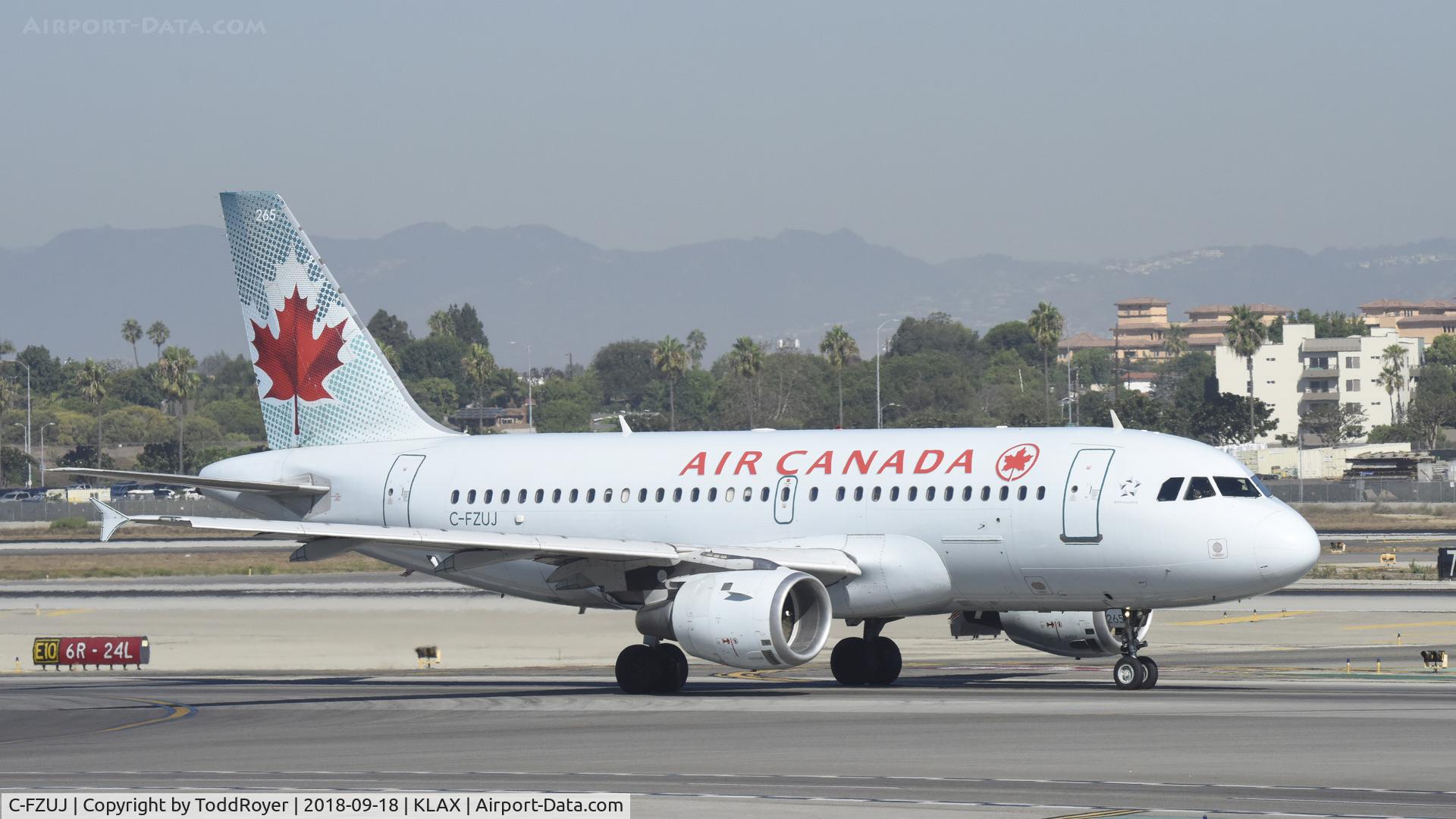 C-FZUJ, 1997 Airbus A319-114 C/N 719, Taxiing for departure at LAX