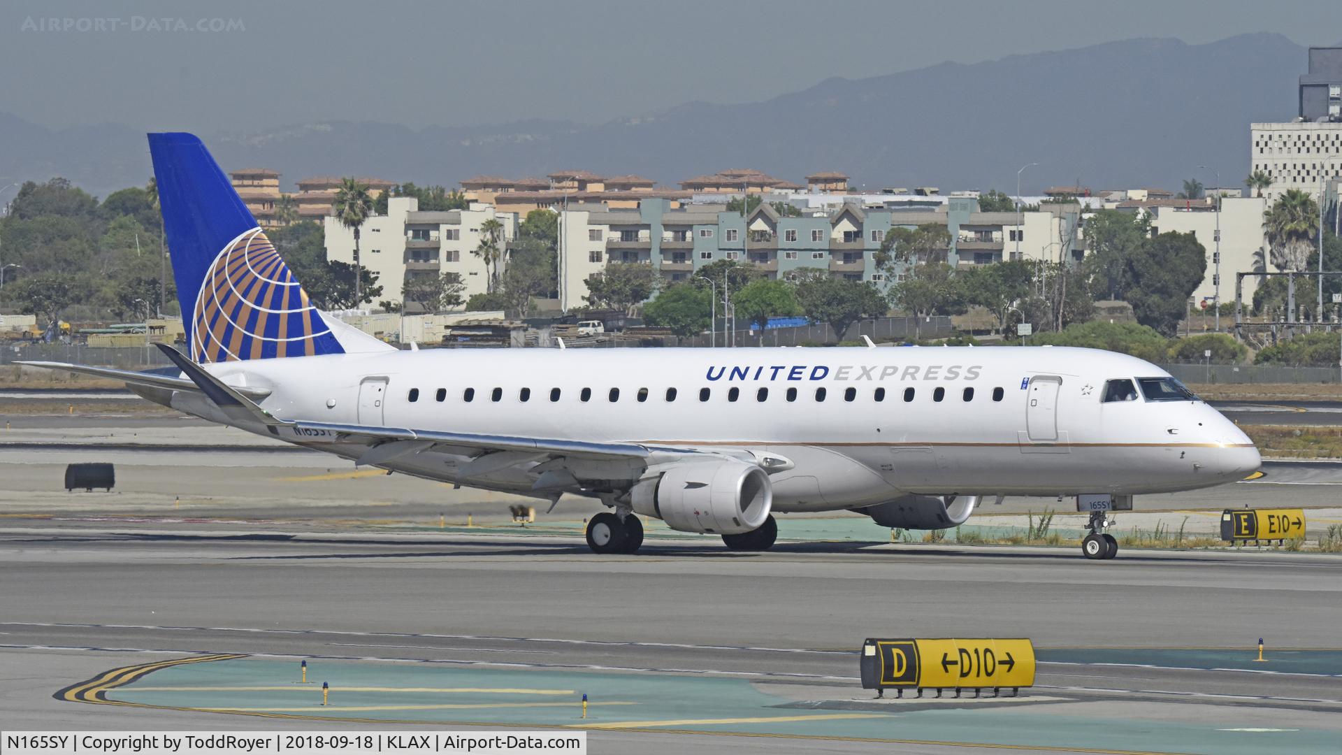 N165SY, 2016 Embraer 175LR (ERJ-170-200LR) C/N 17000613, Taxiing for departure at LAX