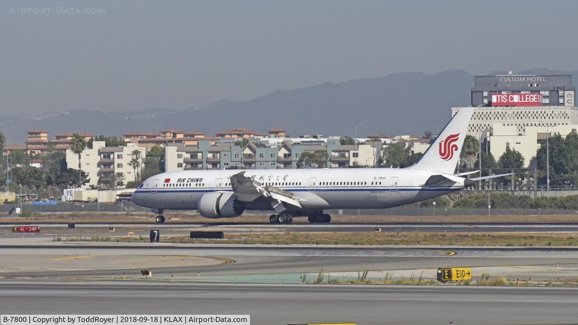 B-7800, 2016 Boeing 787-9 Dreamliner C/N 34308, Landing at LAX on 24R
