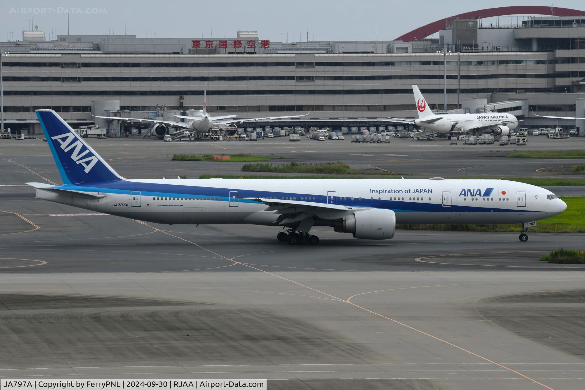 JA797A, 2019 Boeing 777-381/ER C/N 61516, ANA B773 departing