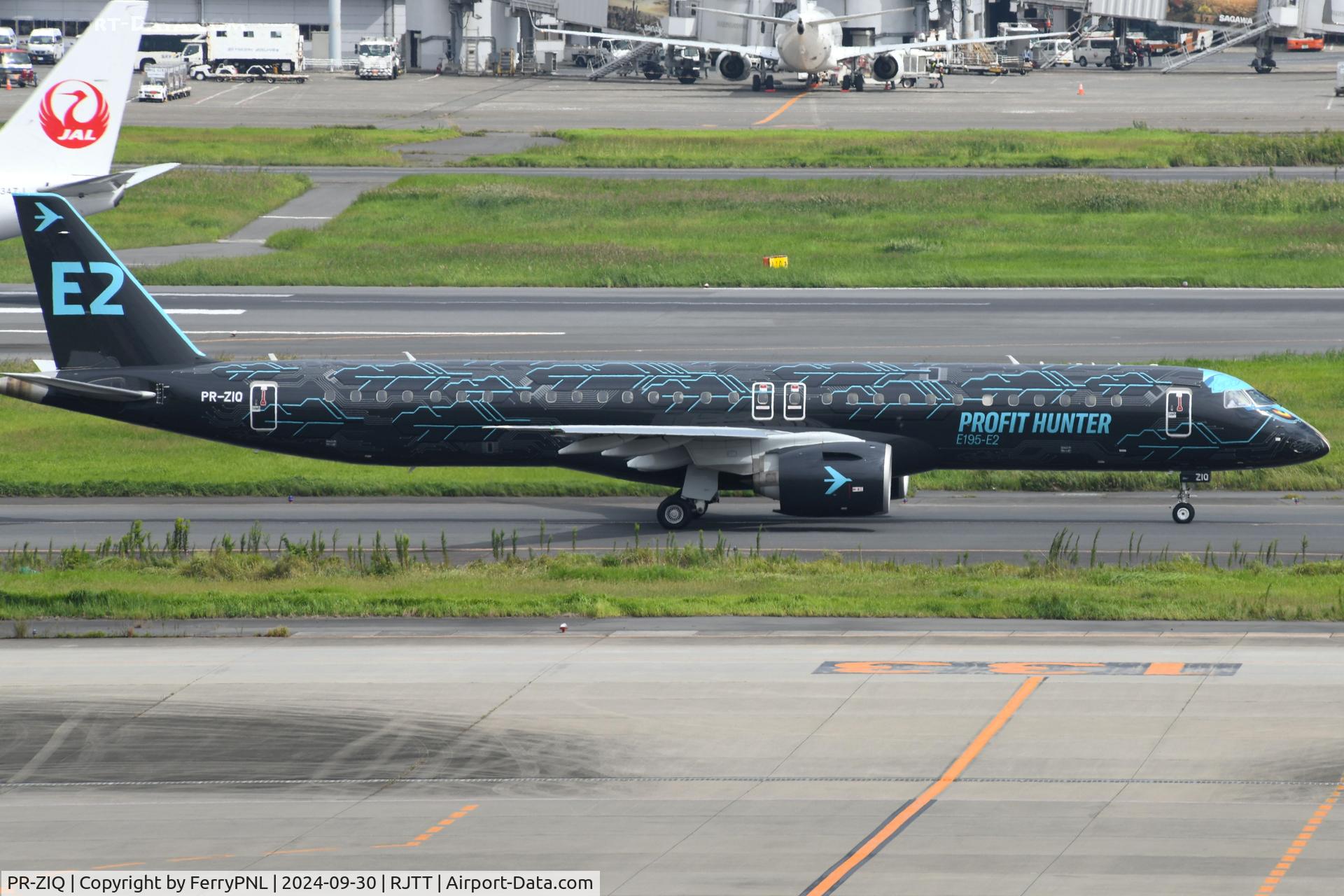 PR-ZIQ, 2017 Embraer ERJ 190-400 STD C/N 19020041, Embraer's demo model  of their E195-E2 (ERJ 190-400 STD)