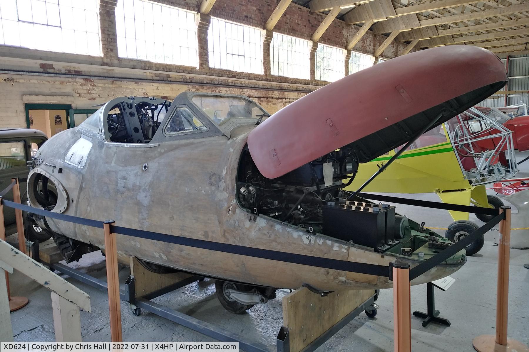 XD624, De Havilland DH-115 Vampire T.11 C/N 15449, Hooton Park