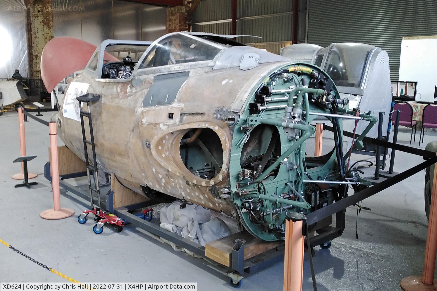 XD624, De Havilland DH-115 Vampire T.11 C/N 15449, Hooton Park