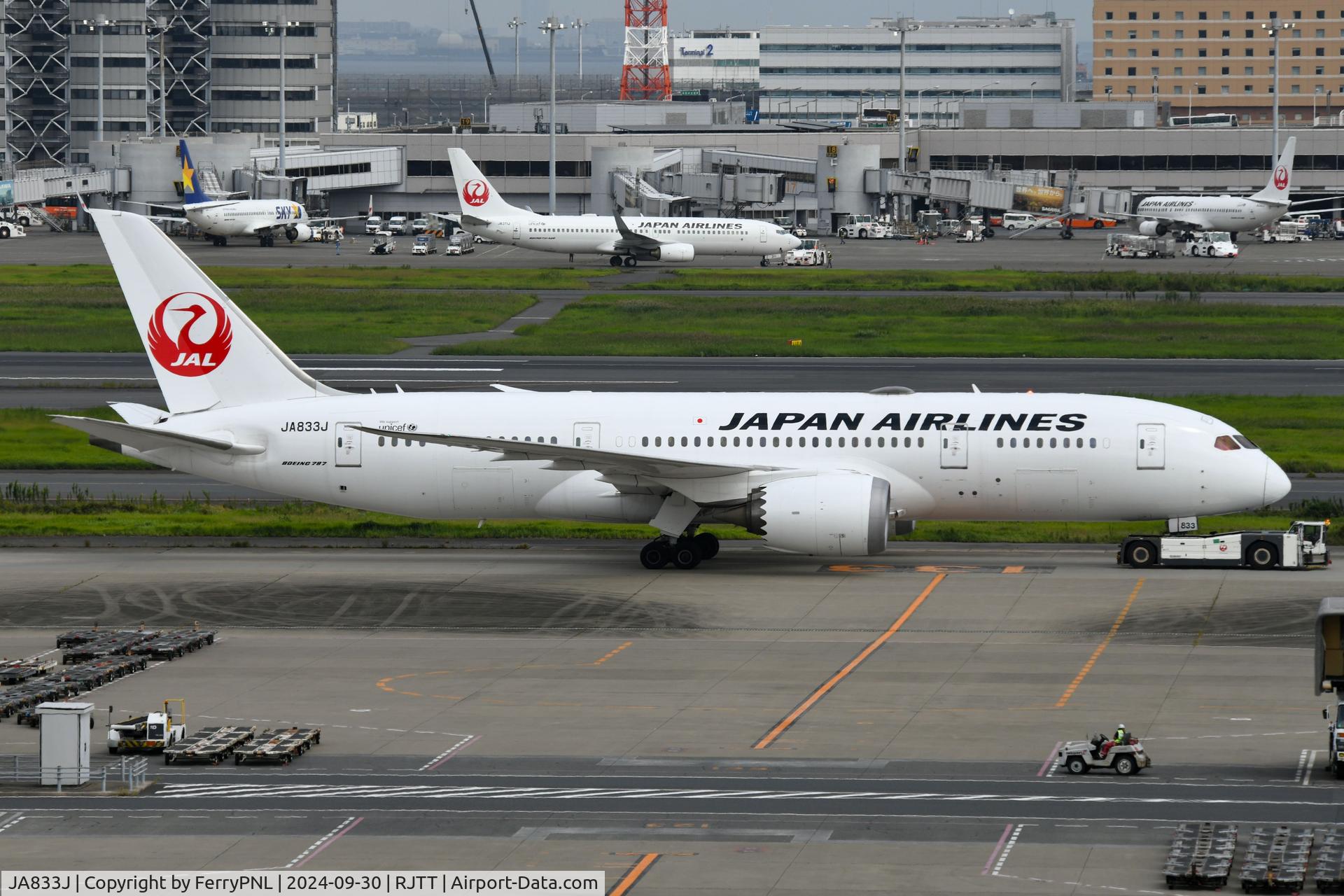 JA833J, 2013 Boeing 787-8 Dreamliner C/N 34846, JAL B788 under tow