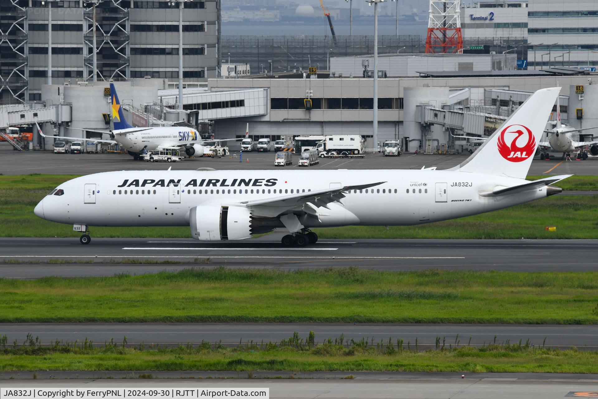 JA832J, 2013 Boeing 787-8 Dreamliner C/N 34844, JAL B788 arriving