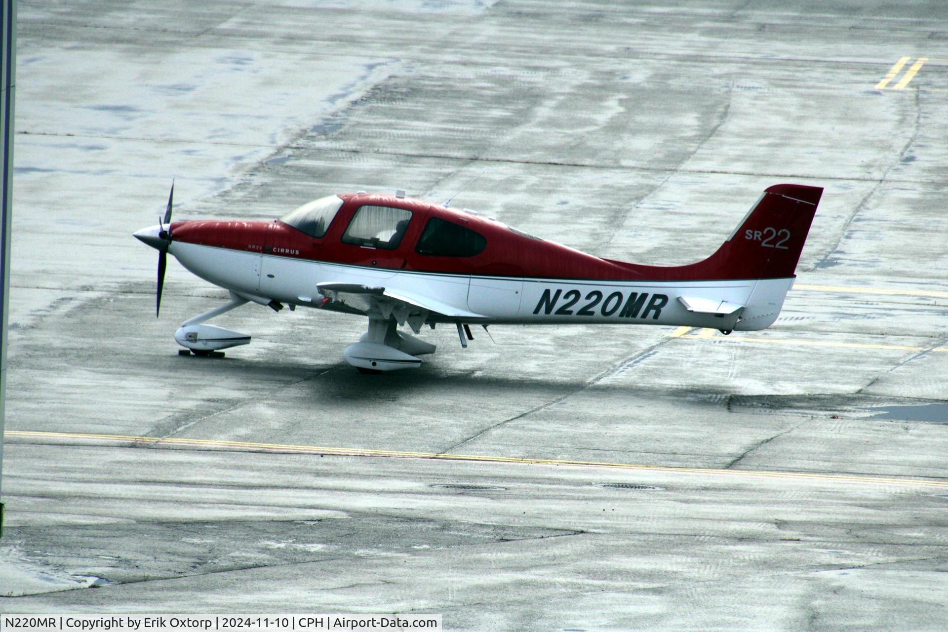 N220MR, Cirrus SR22 C/N 3779, N220MR in OSL