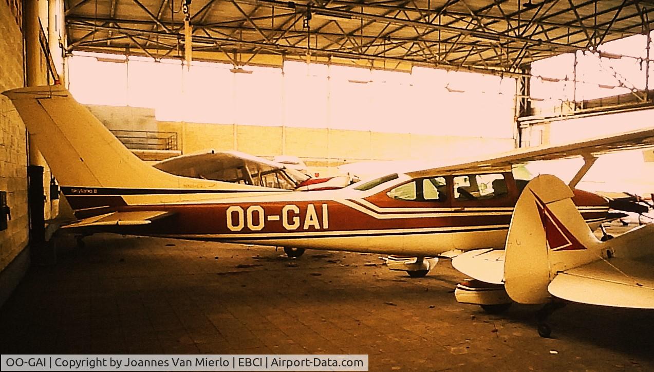 OO-GAI, 1975 Reims F182P Skylane C/N 0015, ex-slide