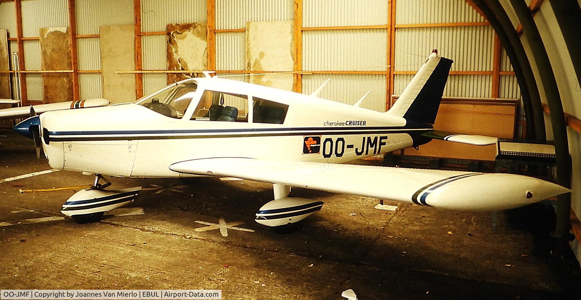 OO-JMF, 1971 Piper PA-28-140D Cherokee C/N 28-7125468, ex-slide