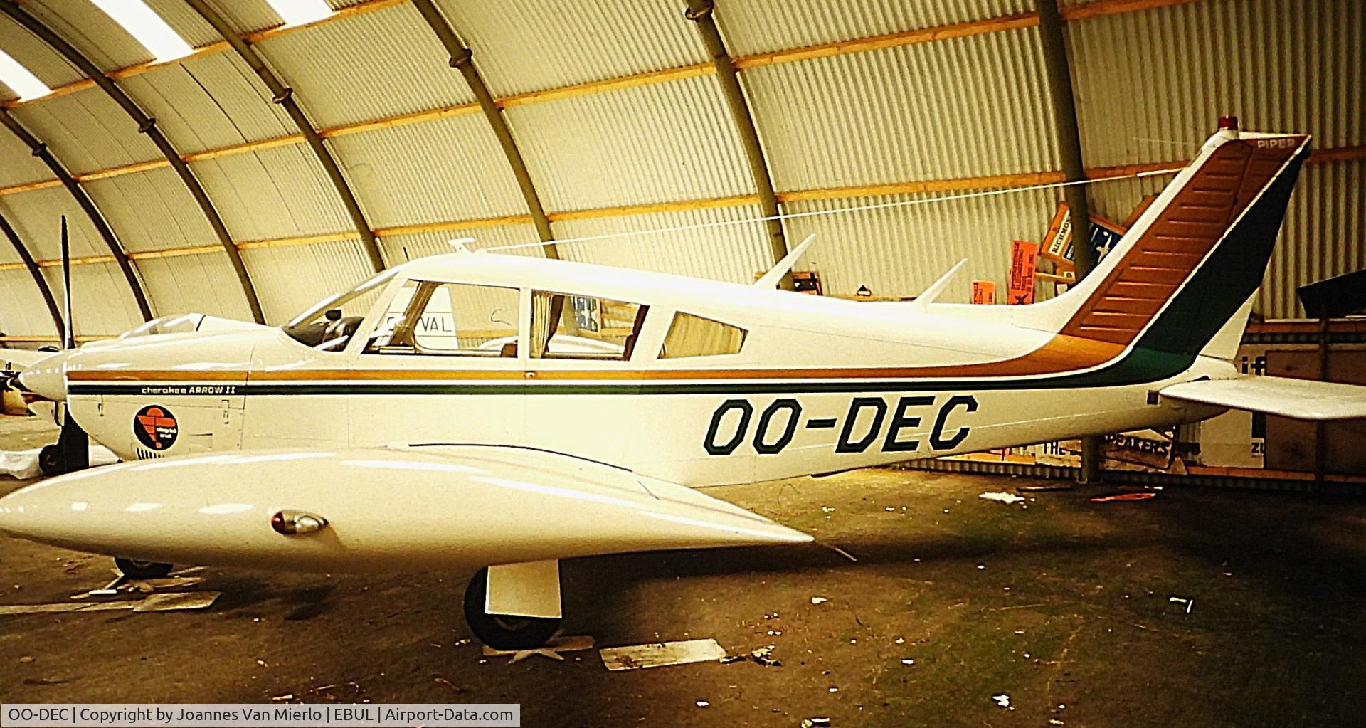 OO-DEC, 1970 Piper PA-28R-200 Cherokee Arrow C/N 28R-35694, ex-slide